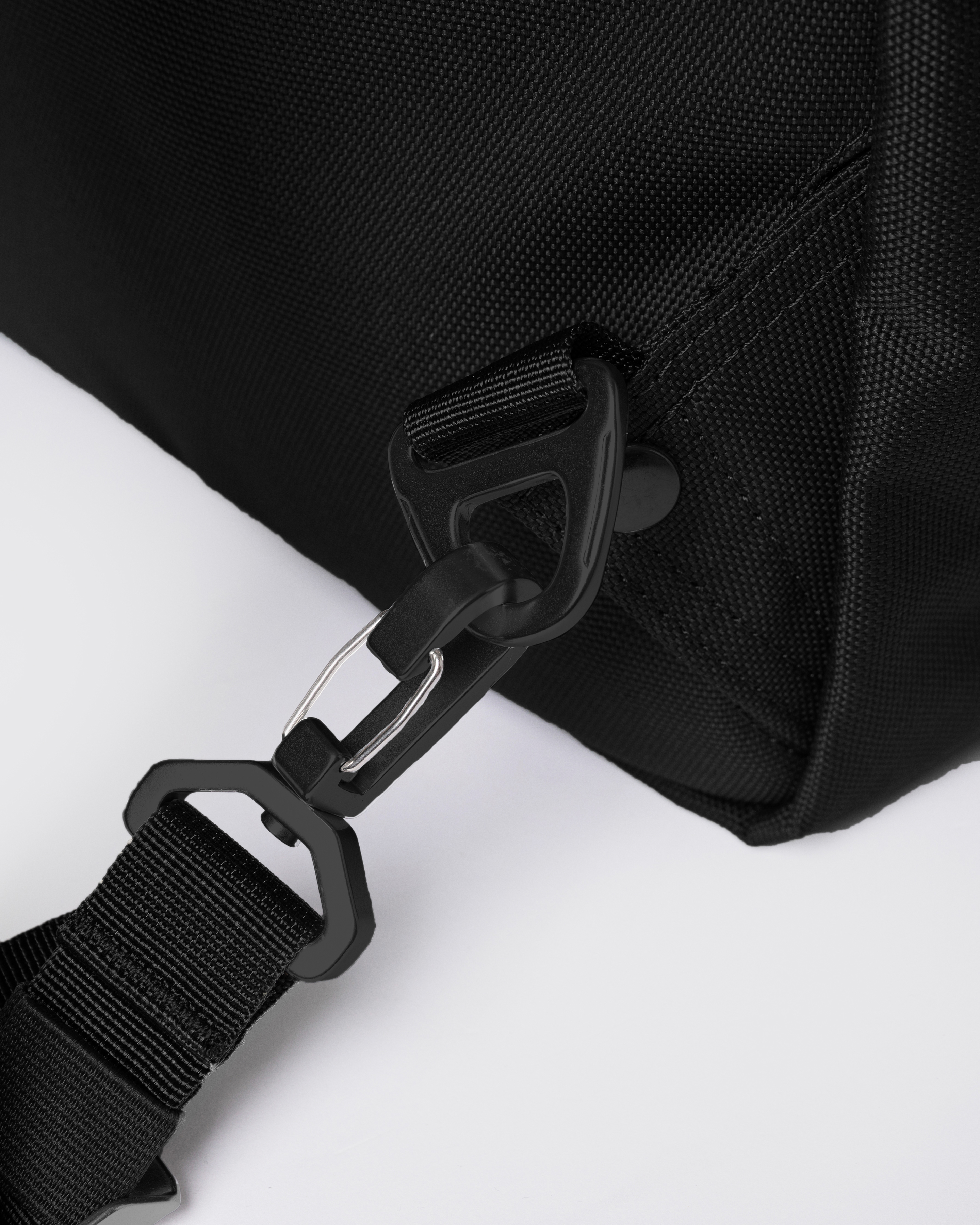 GO 2-Way Tote Bag är i färgen svart (6 av 18)