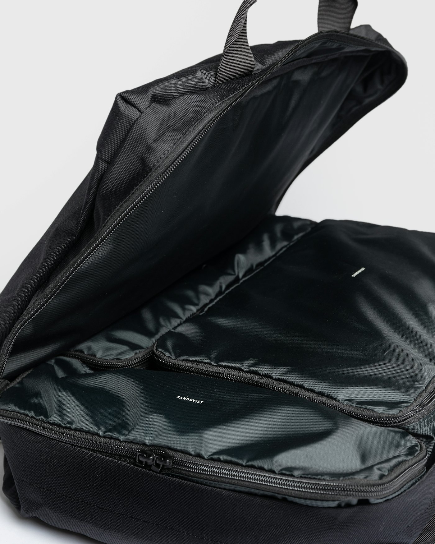 GO 3-way bag M är i färgen black (7 av 15)