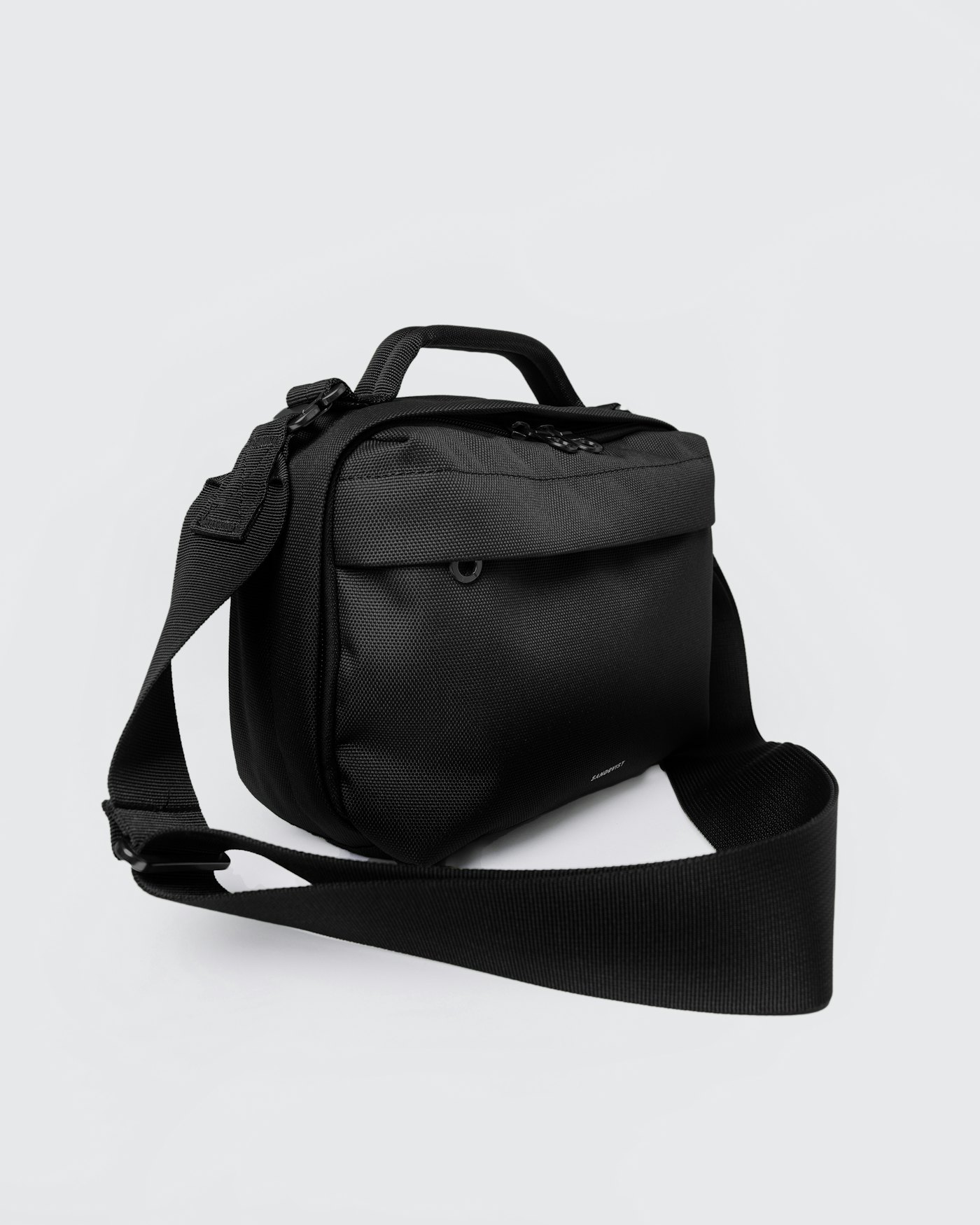 GO Shoulder bag är i färgen svart (2 av 11)