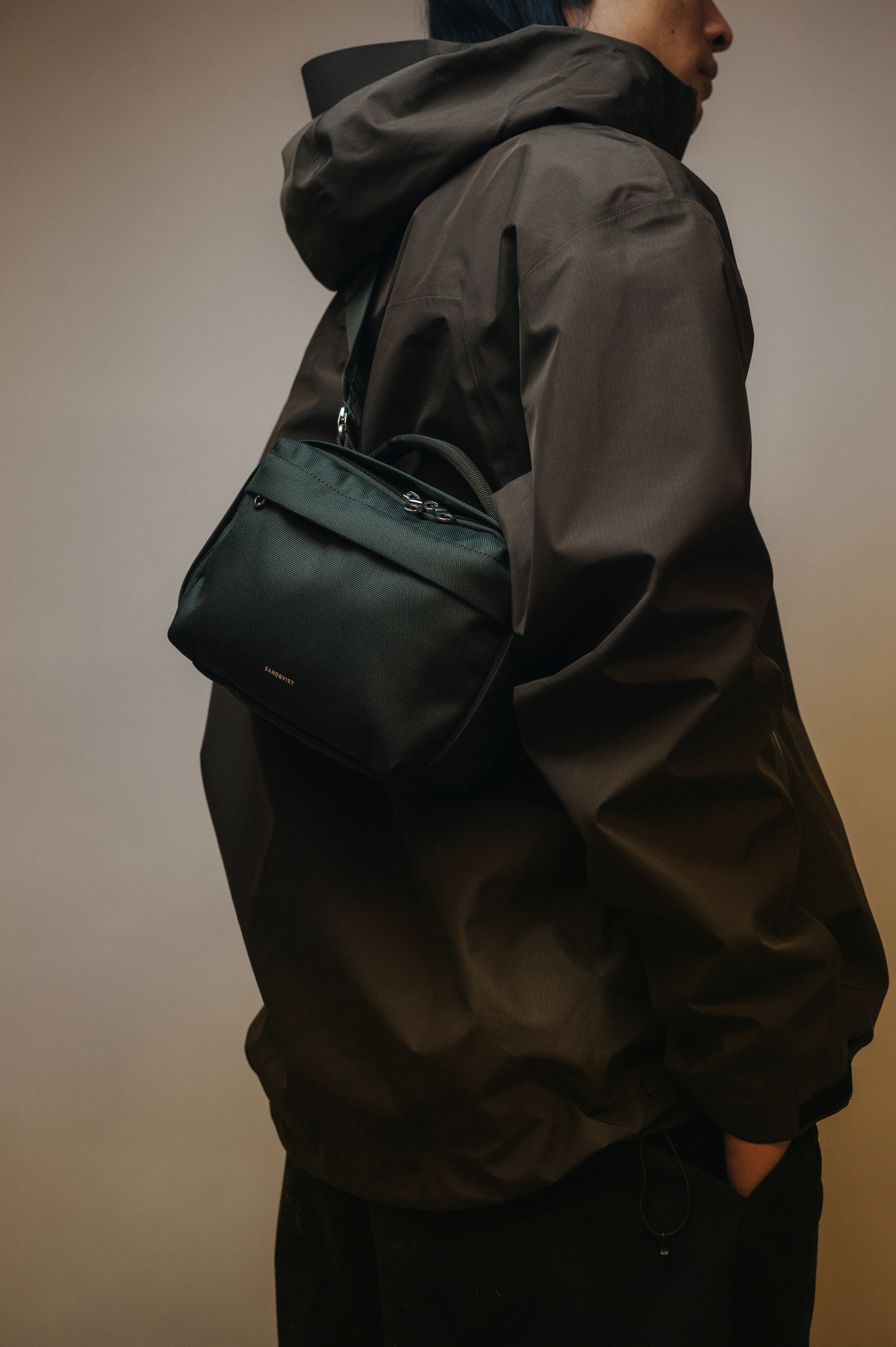 GO Shoulder bag is in color dawn green (9 of 10)