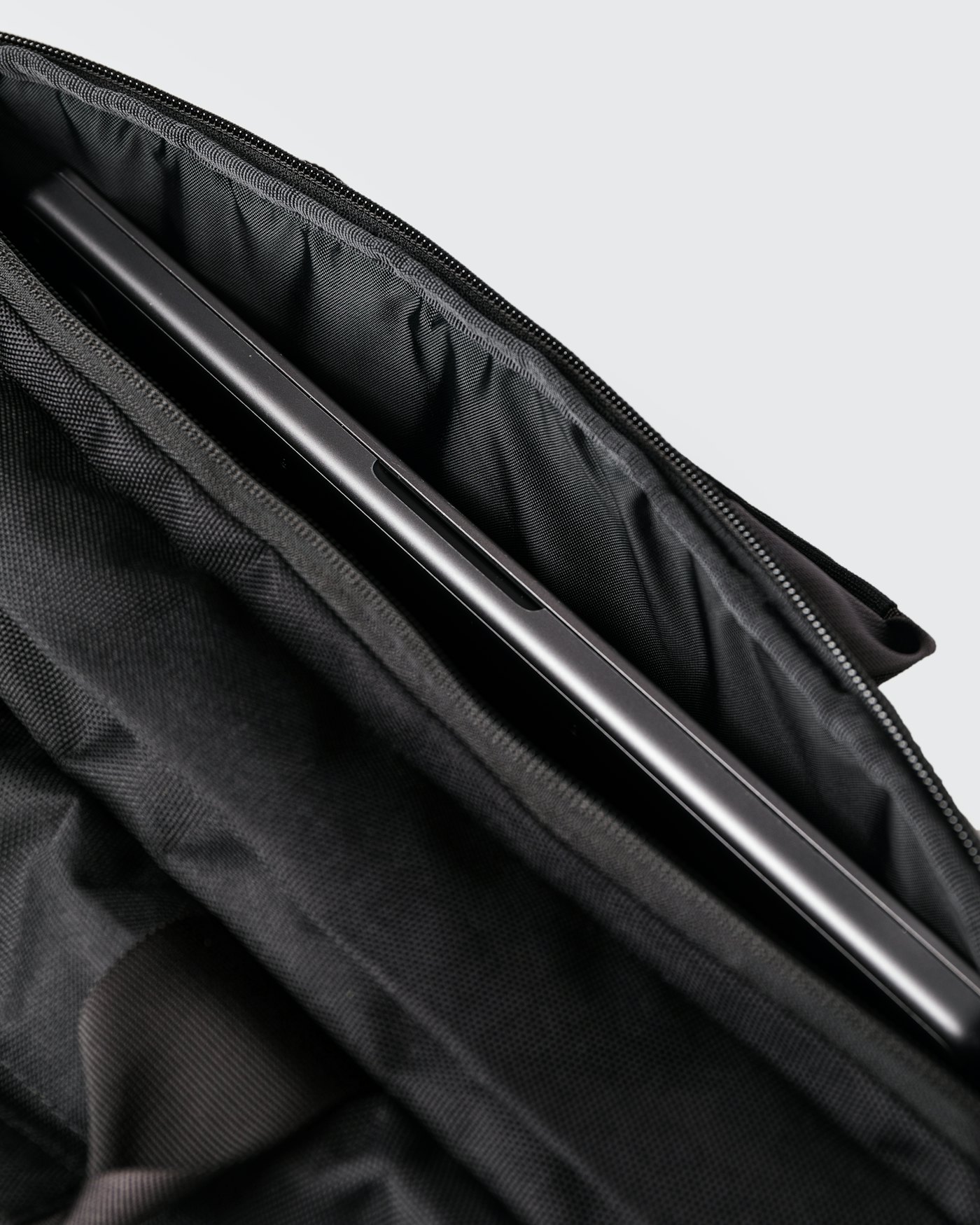 GO Briefcase is in color black (6 of 11)