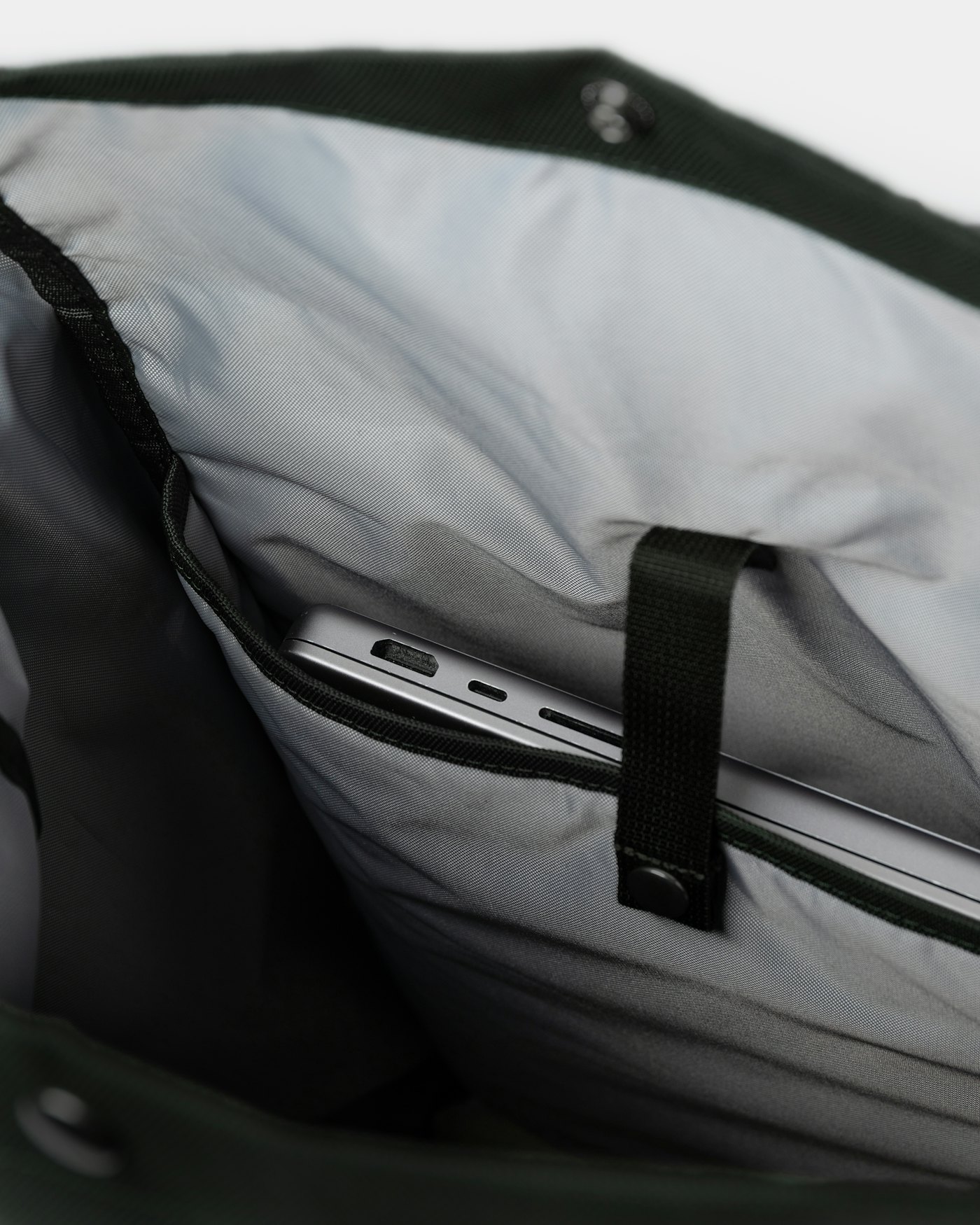 GROUND Rolltop Backpack L is in color black (4 of 12)