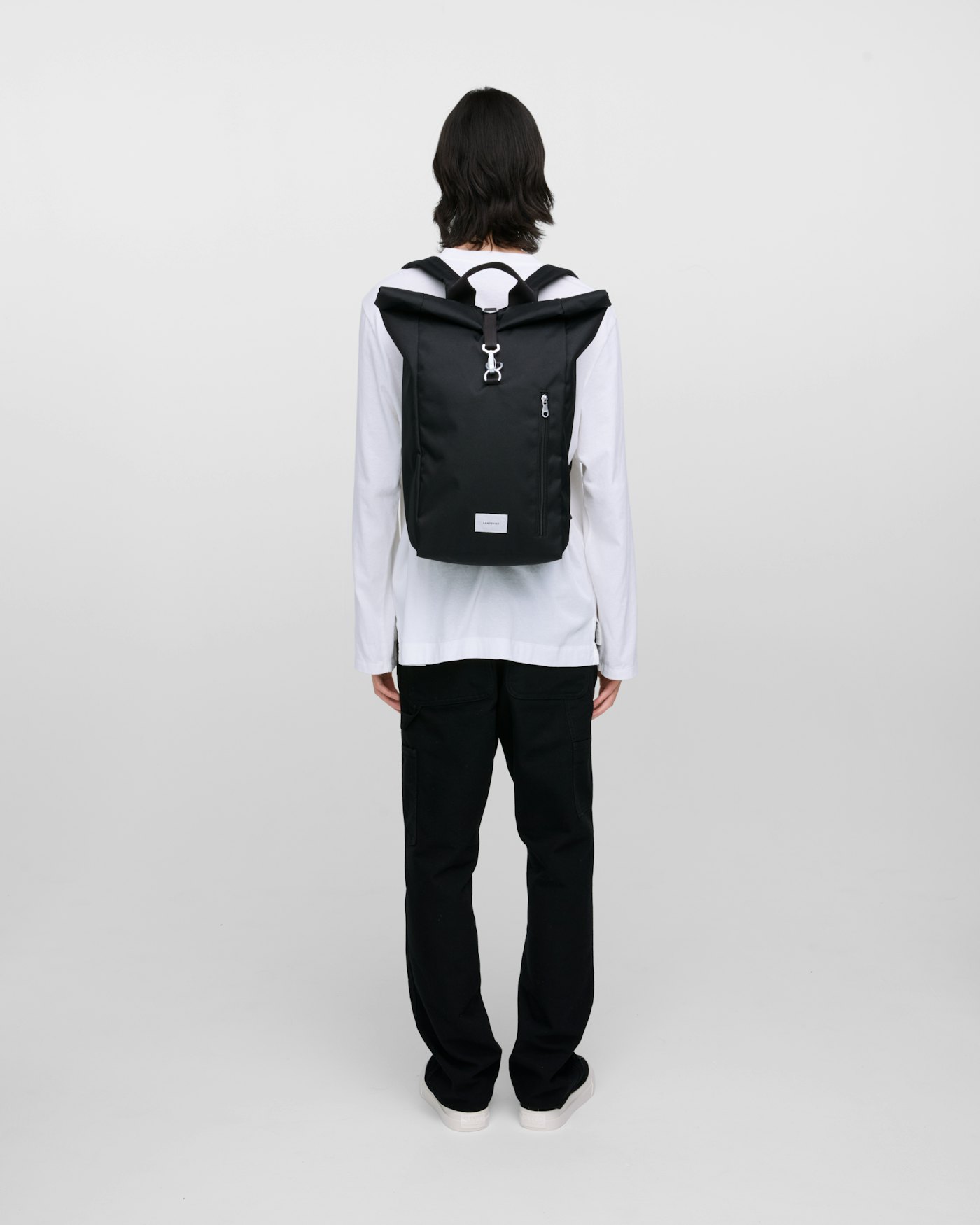 GROUND Rolltop Backpack L is in color black (7 of 12)