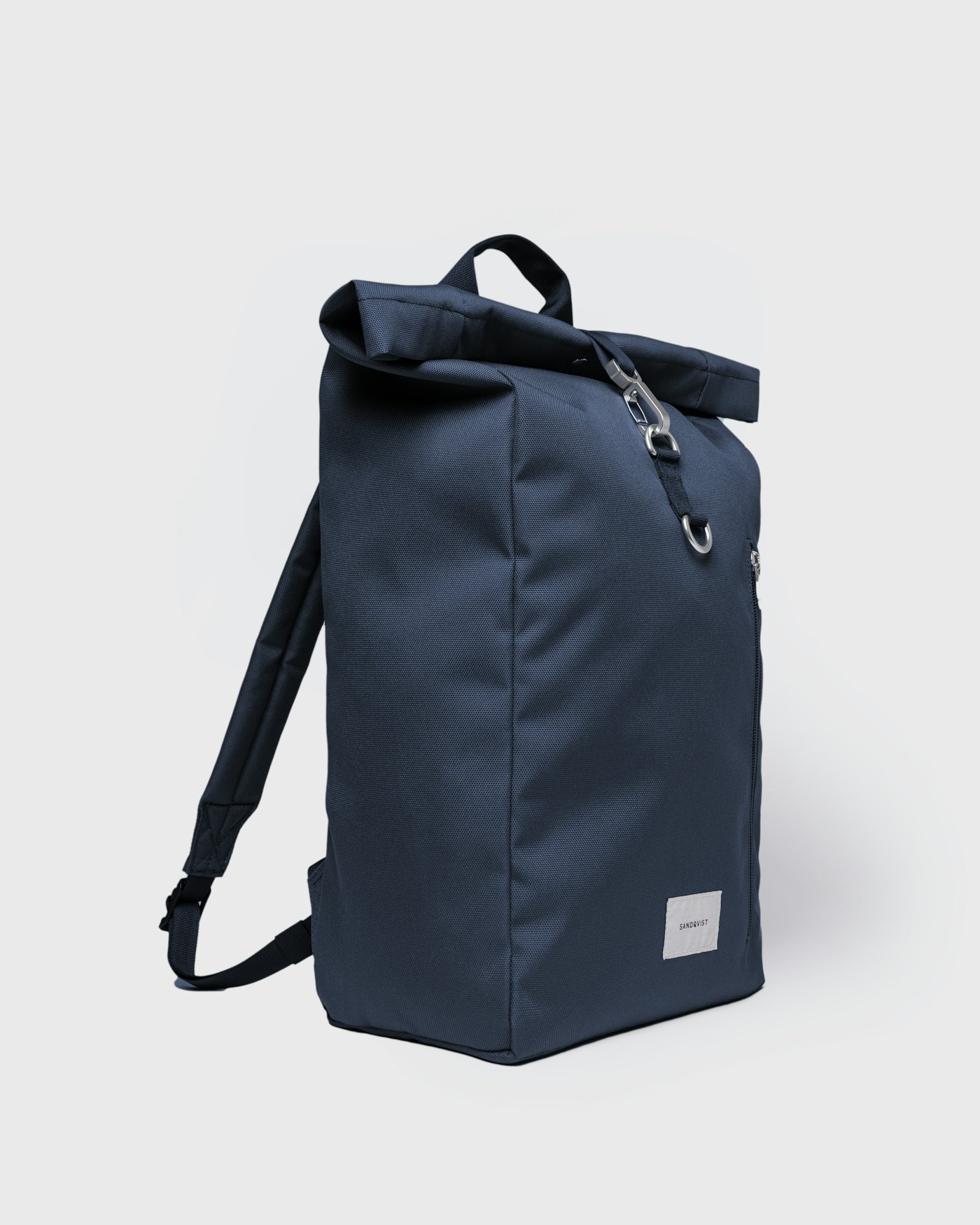 GROUND Rolltop Backpack L is in color navy (2 of 9)
