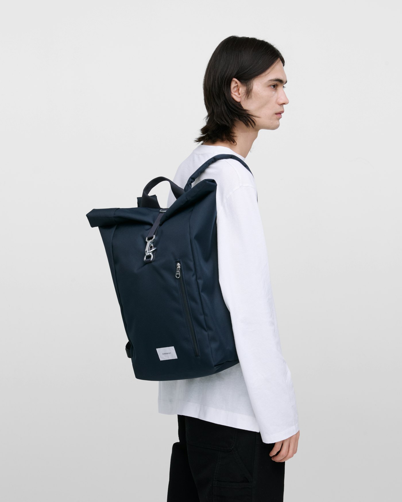GROUND Rolltop Backpack L is in color navy (6 of 9)