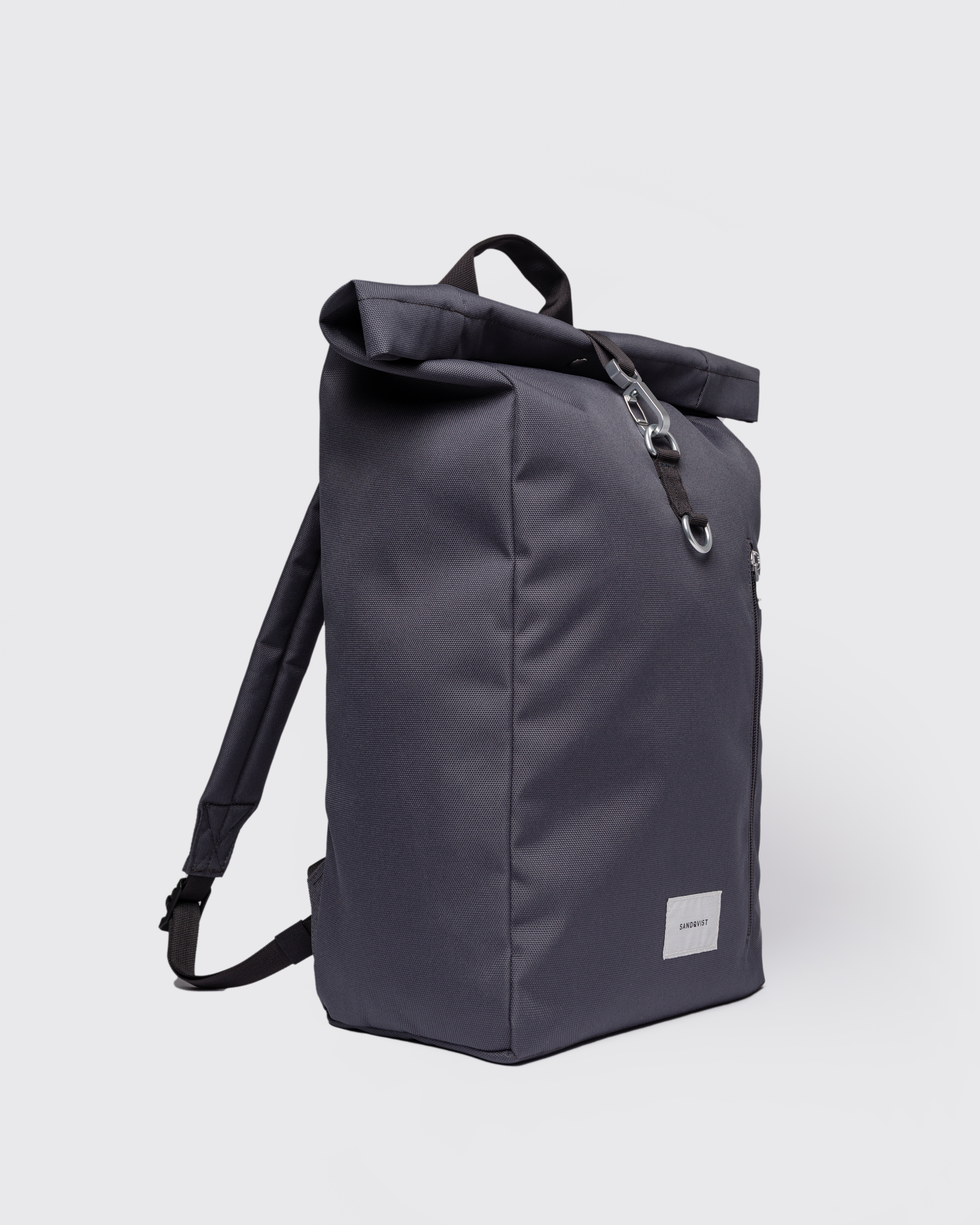 GROUND Rolltop backpack L is in color asphalt (2 of 9)
