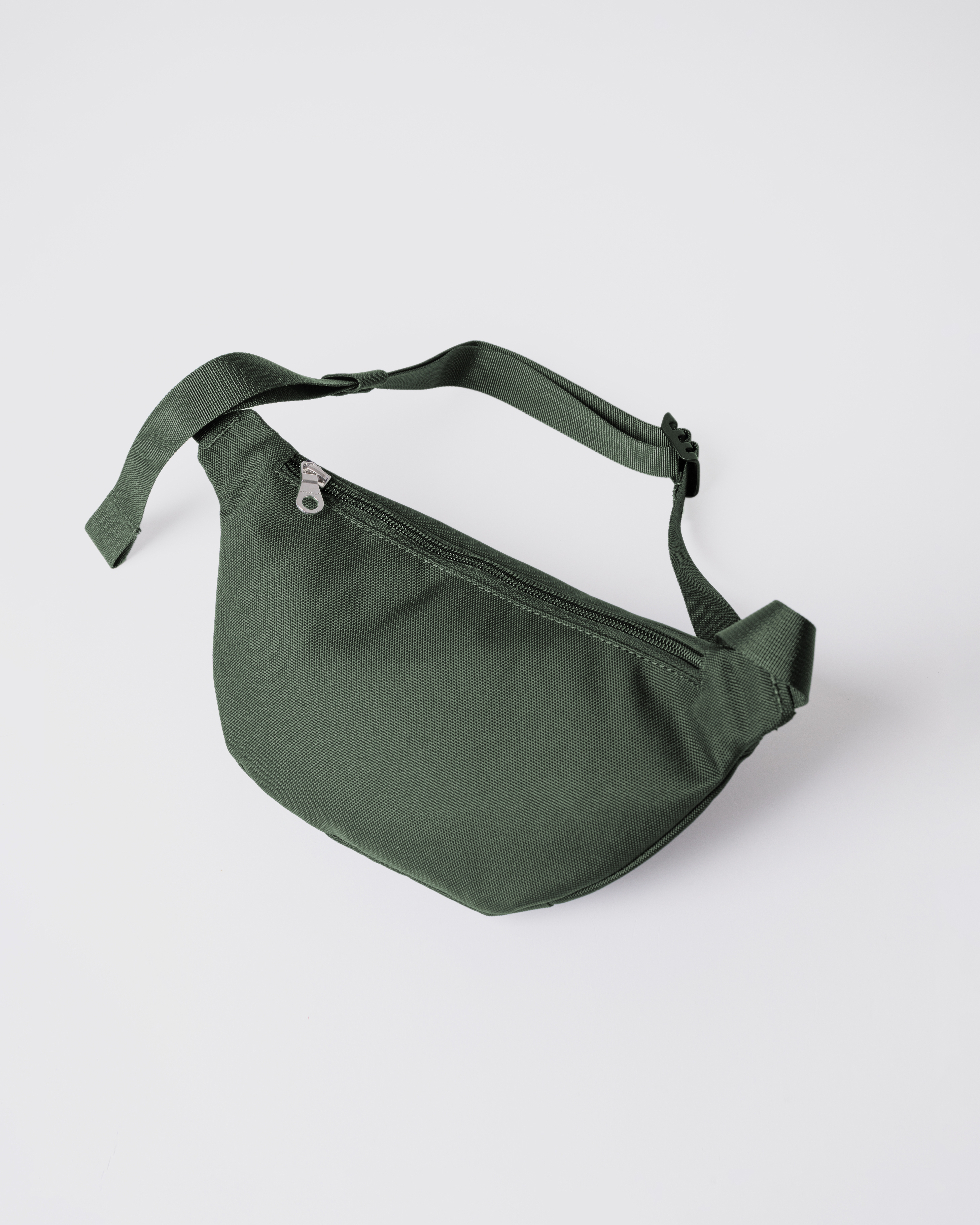 GROUND crossbody bag är i färgen dawn green (2 av 9)