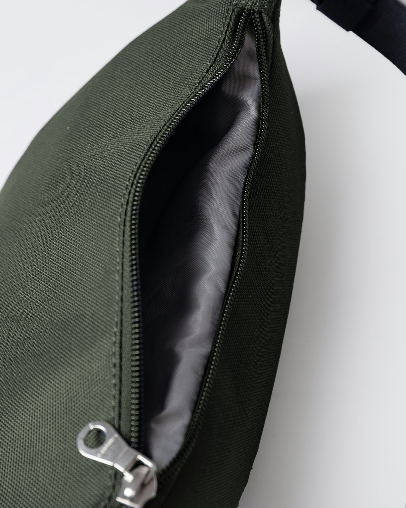GROUND crossbody bag est en couleur vert de l'aube (7 de 9)