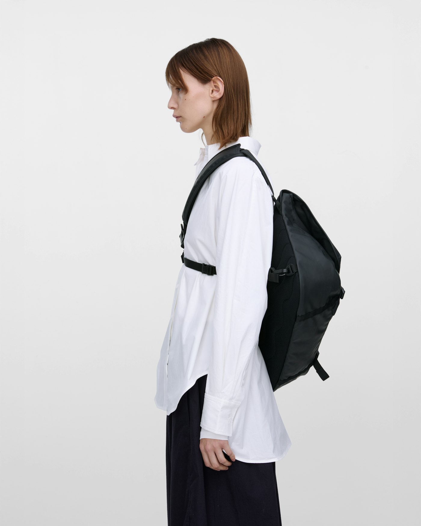 Stream Messenger is in color black (10 of 16)
