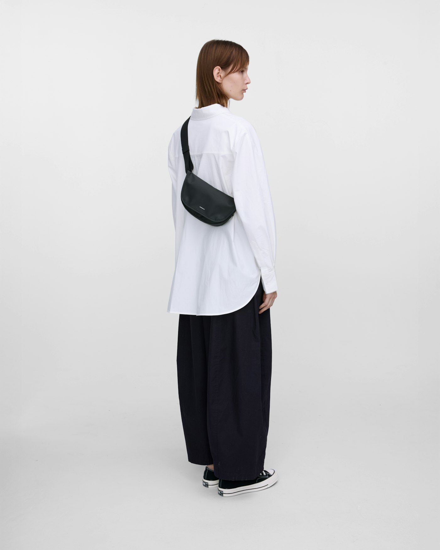 Stream messenger mini is in color black (9 of 12)