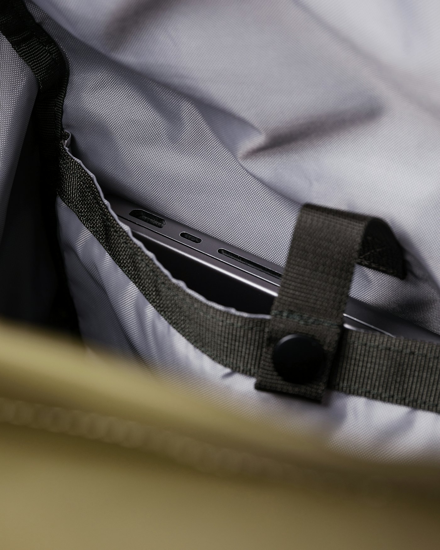 Konrad is in color moss green (6 of 7)