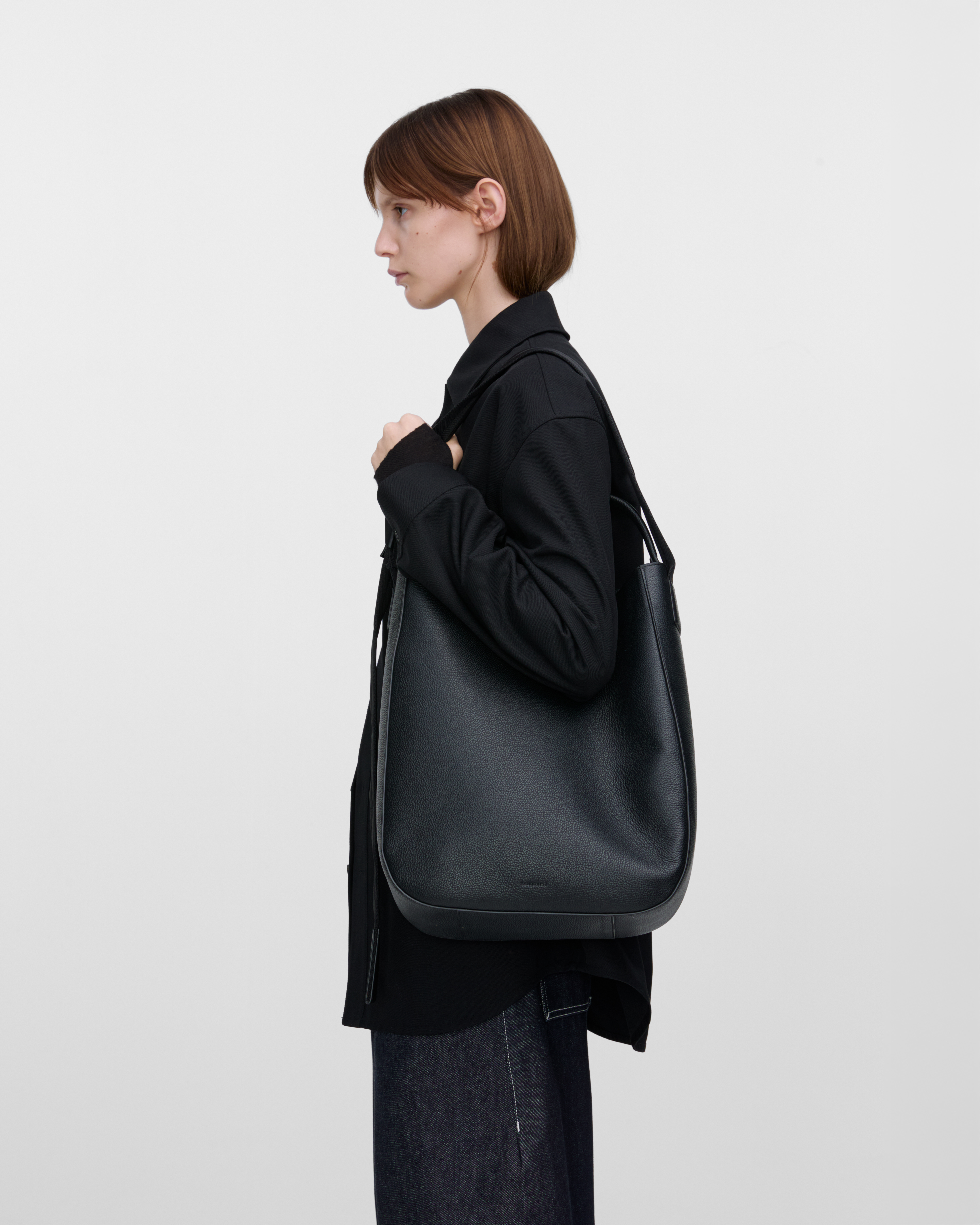 Agile Hobo Tote Bag est en couleur noir (5 de 16)