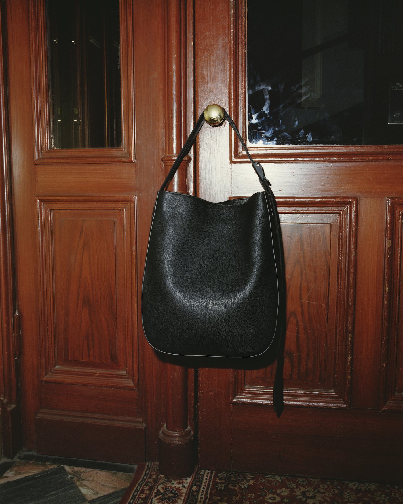 Agile Hobo Tote Bag ist farbig schwarz (14 oder 16)