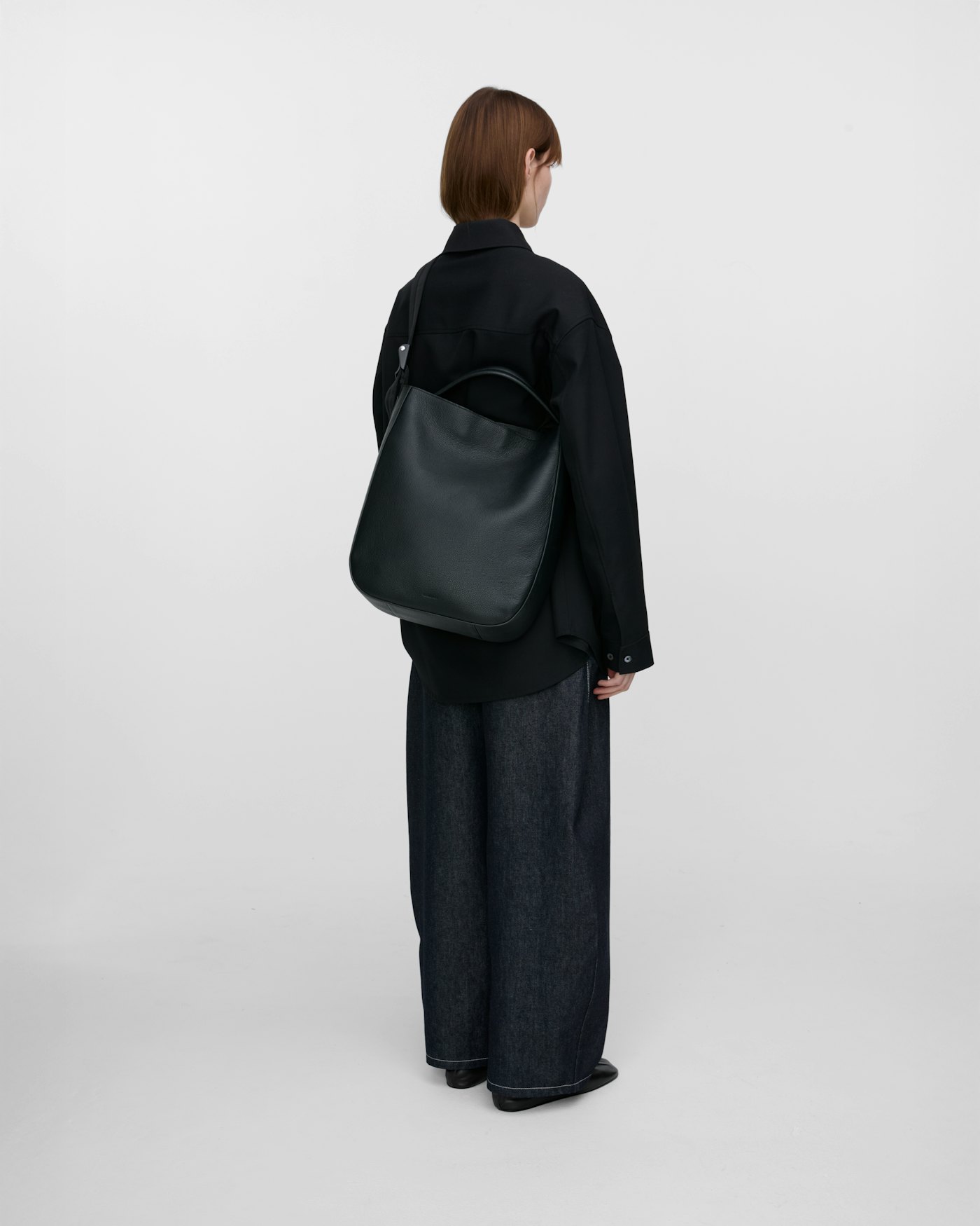 Agile Hobo Tote Bag ist farbig schwarz (9 oder 16)