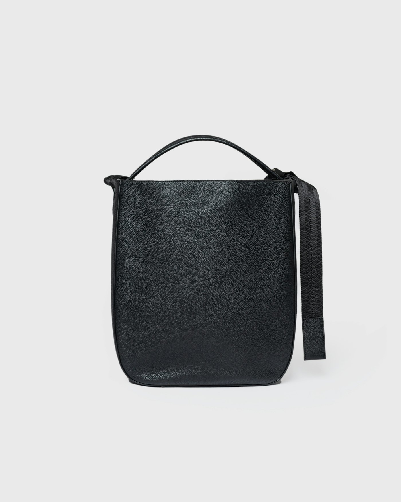 Agile Hobo Tote Bag ist farbig schwarz (2 oder 16)