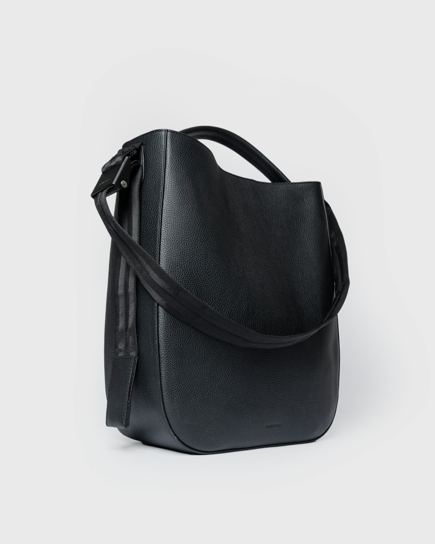 Agile Hobo Tote Bag ist farbig schwarz (3 oder 16)