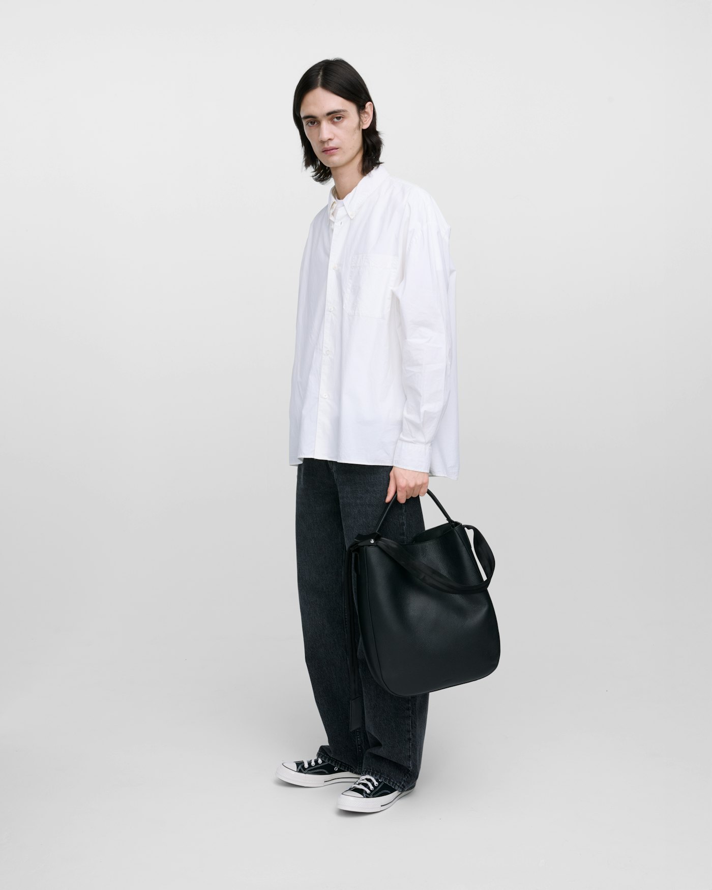 Agile Hobo Tote Bag ist farbig schwarz (11 oder 16)