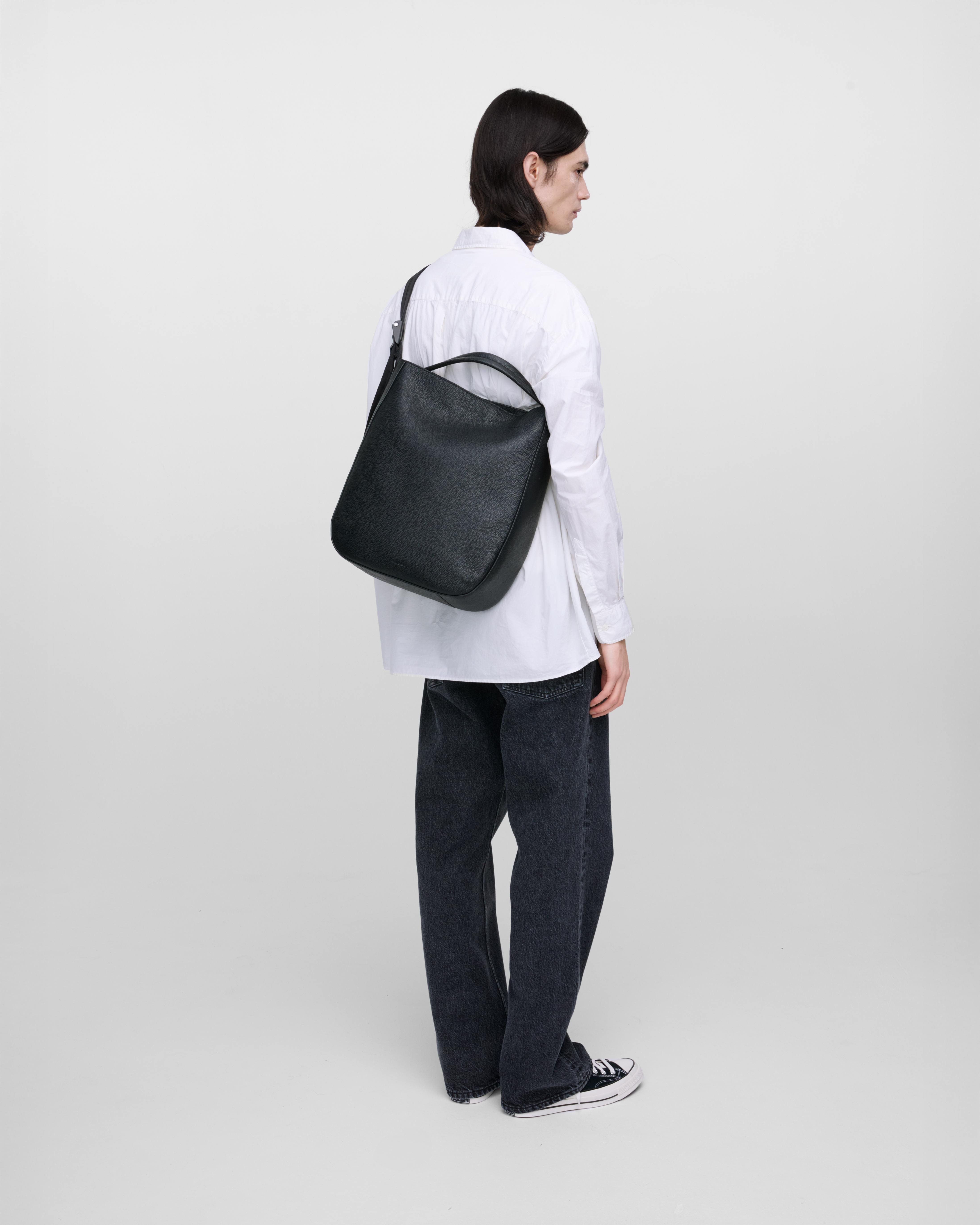 Agile Hobo Tote Bag est en couleur noir (10 de 16)