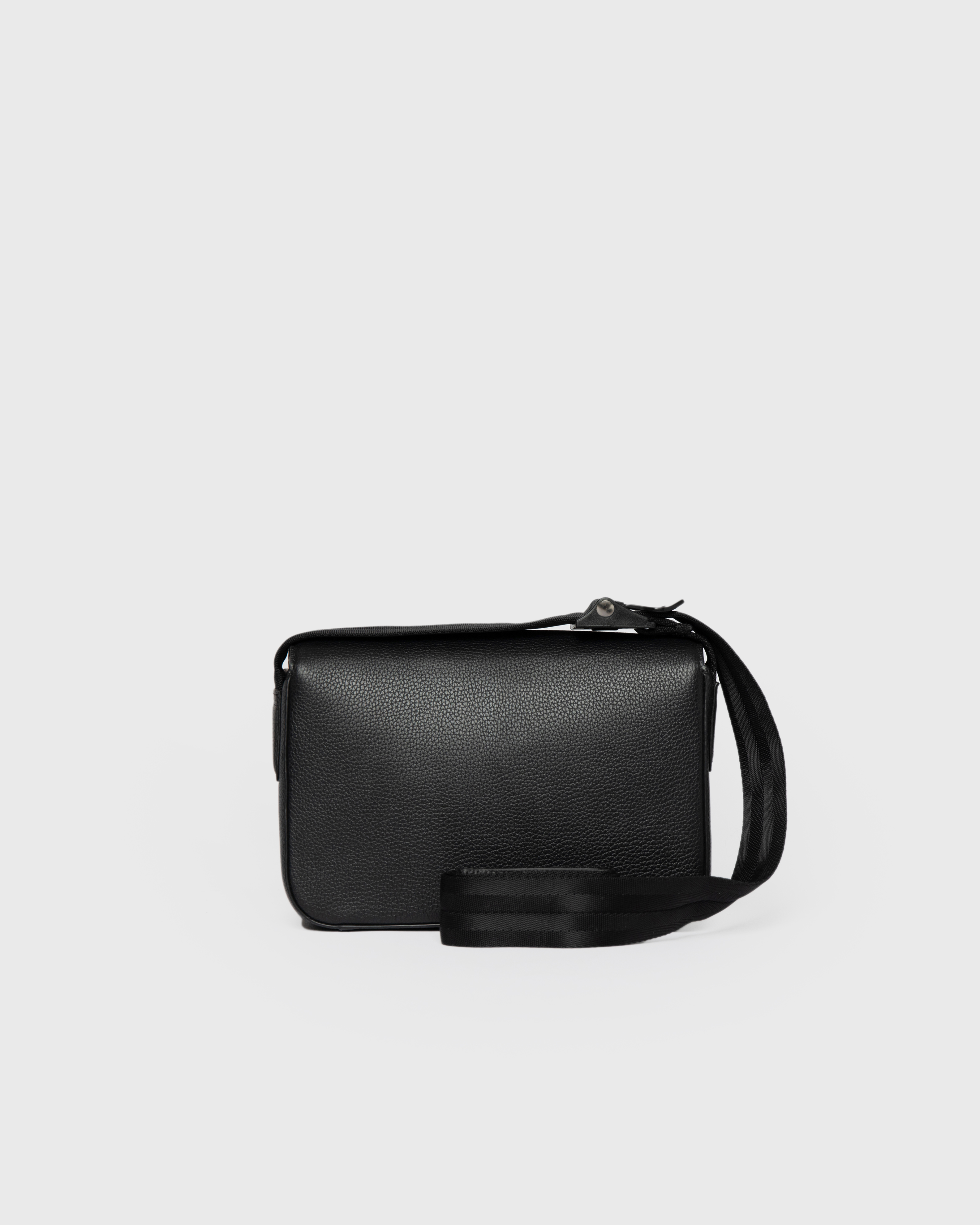 Agile Crossbody Bag est en couleur noir (2 de 14)