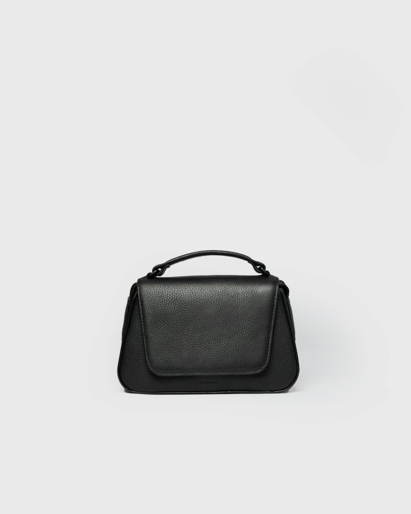 Agile Handle Crossbody Bag est en couleur noir (1 de 14)