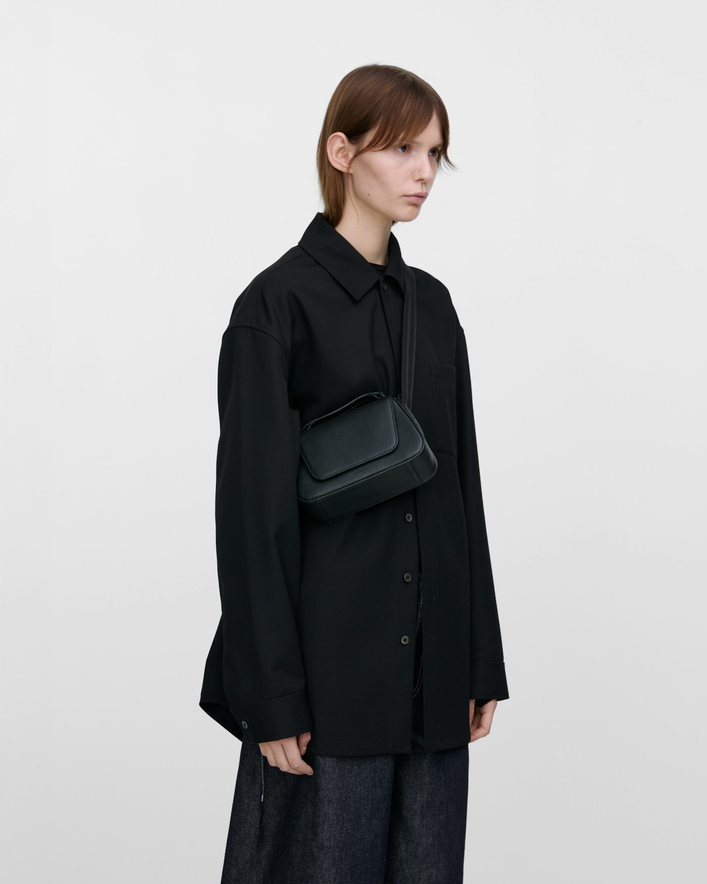 Agile Handle Crossbody Bag est en couleur noir (7 de 14)