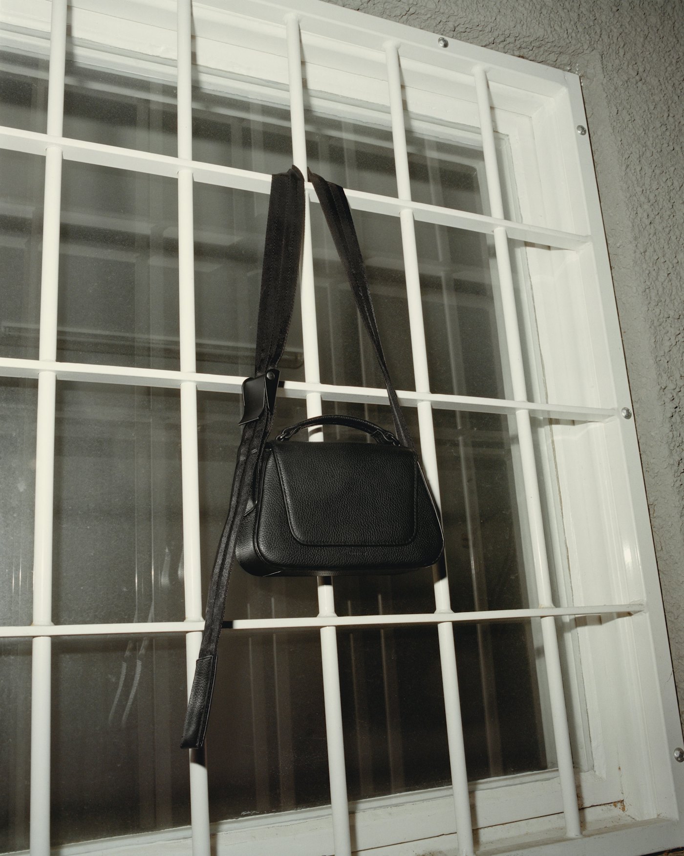 Agile Handle Crossbody Bag est en couleur noir (14 de 14)