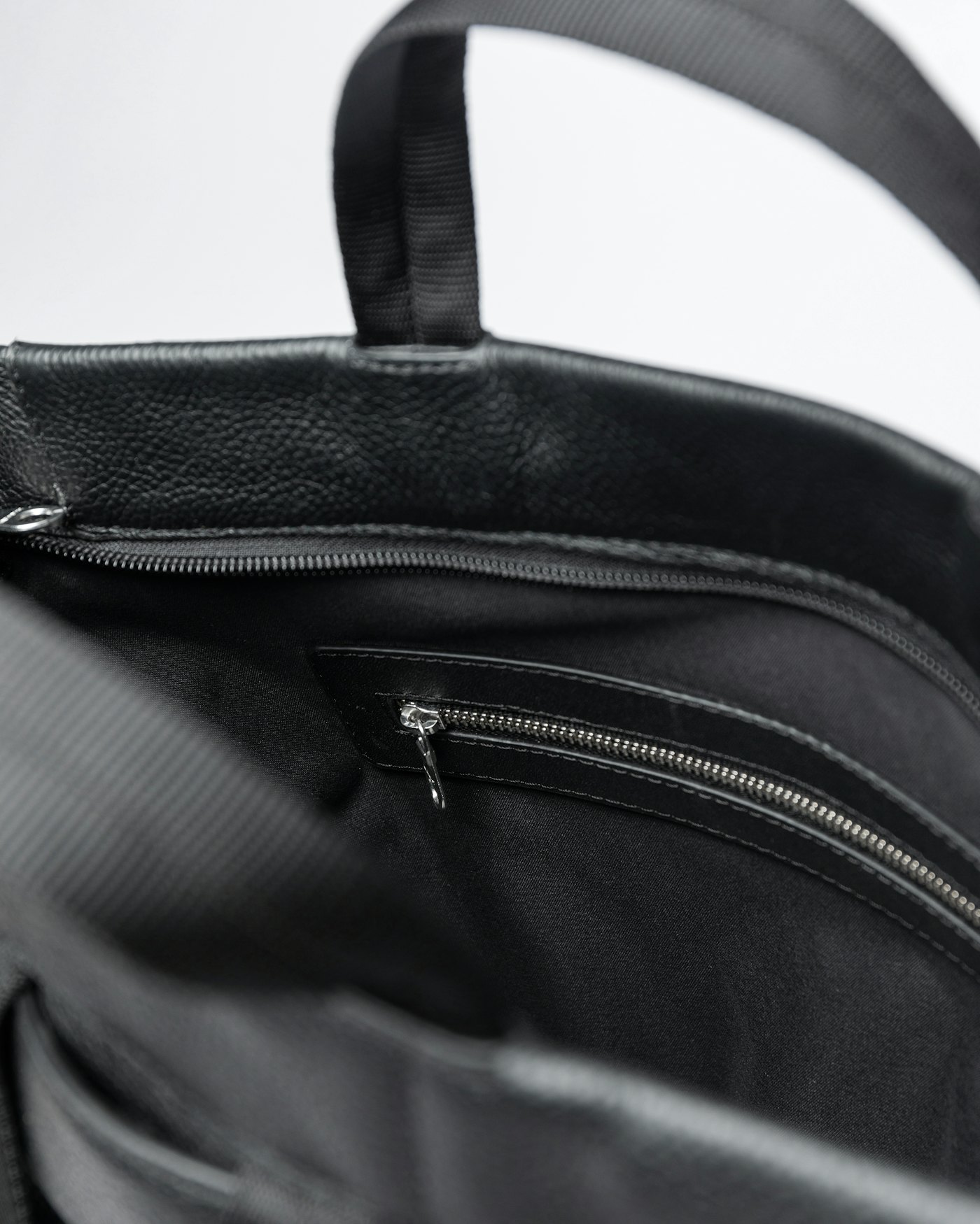 Leather Tote Backpack is in color black (5 of 9)