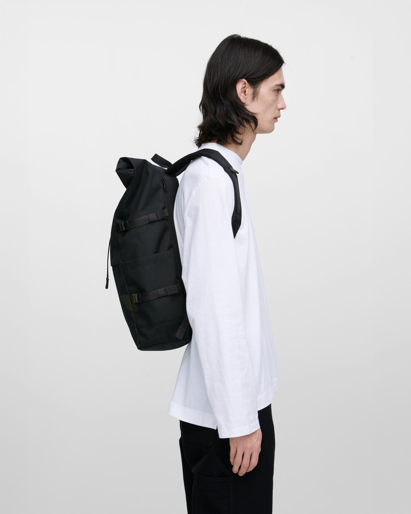 ICON Rolltop Backpack L är i färgen svart (10 av 12)