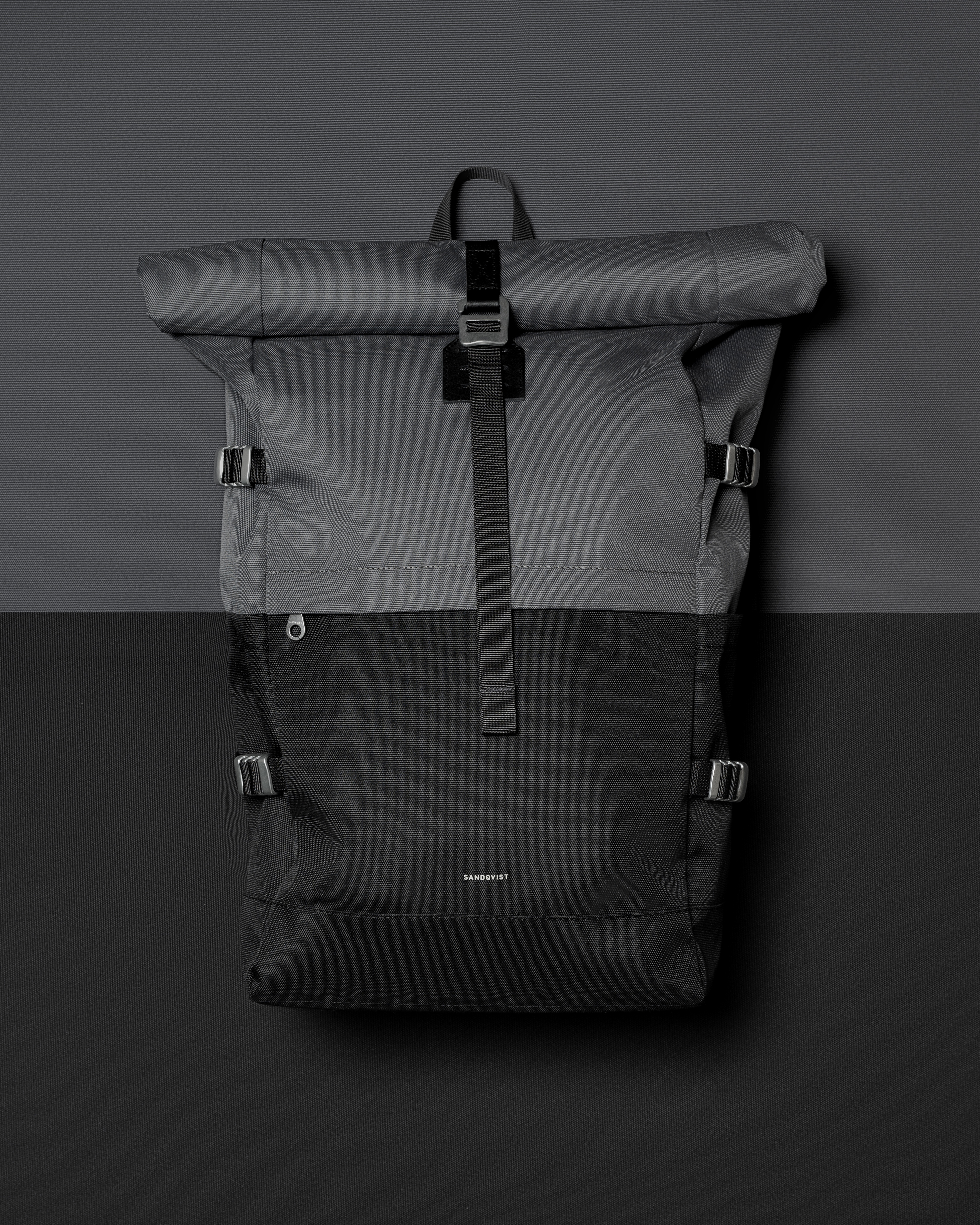 ICON Rolltop backpack L is in color multi dark (6 of 6)