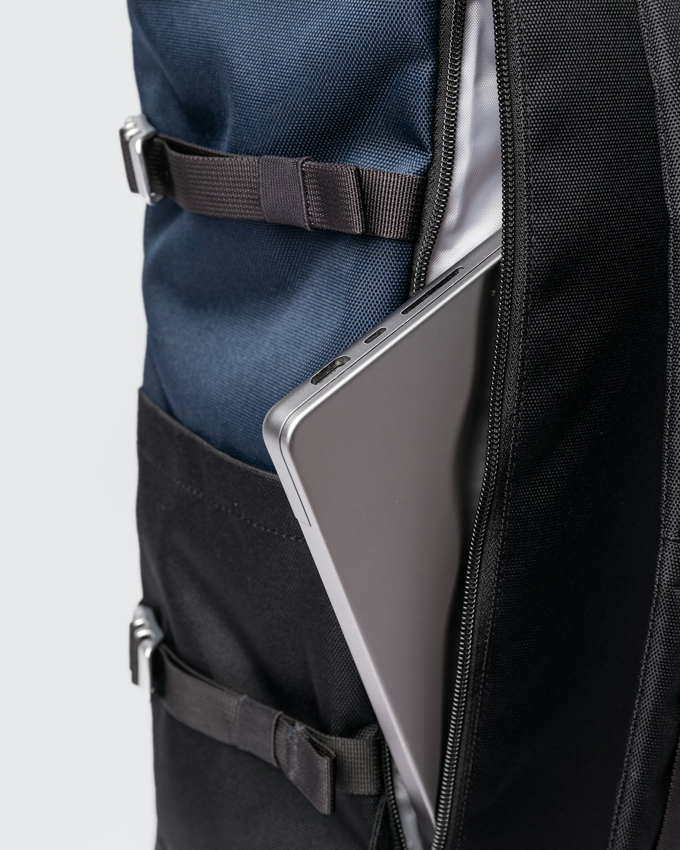 ICON Rolltop backpack L ist farbig multi navy (5 oder 6)