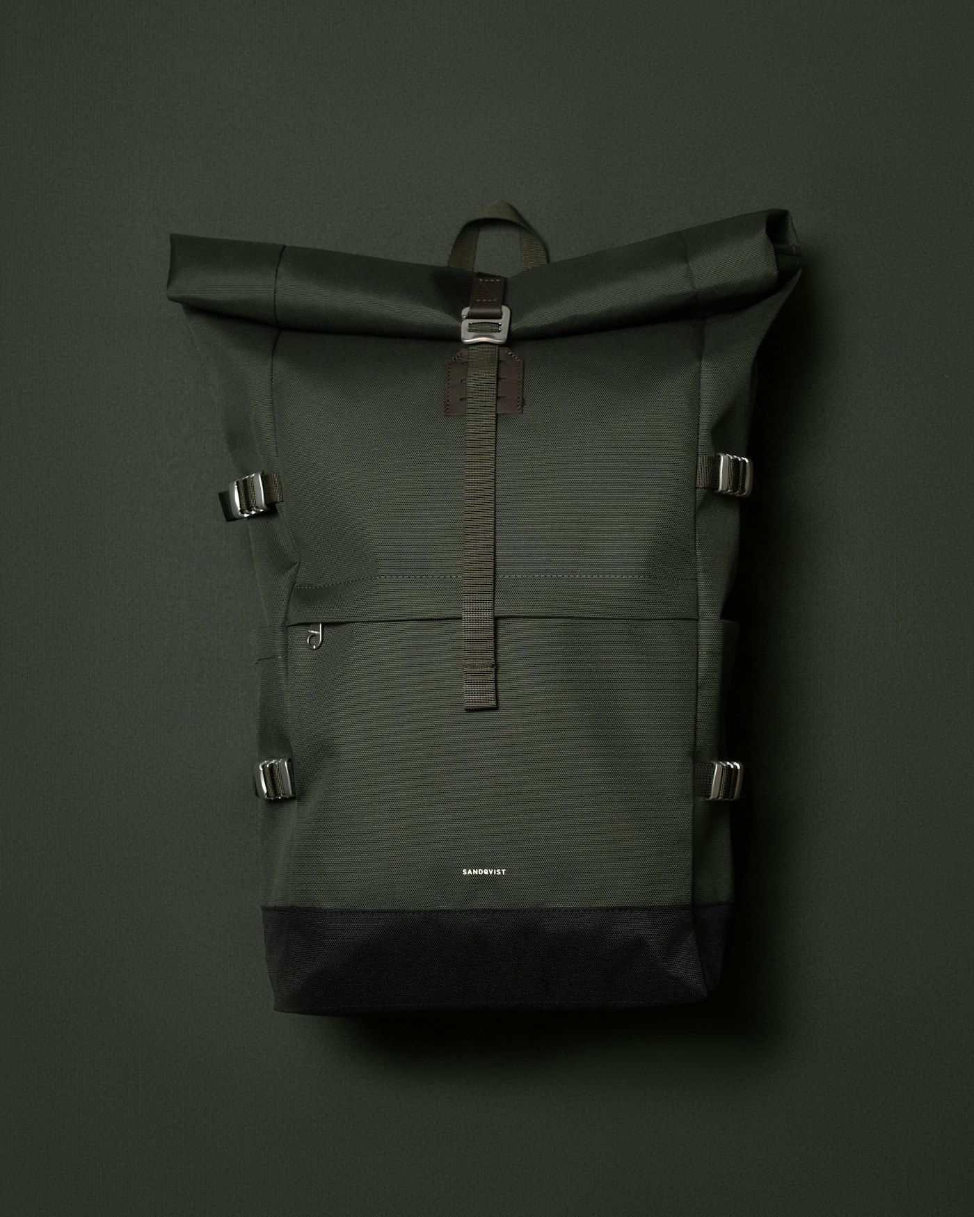 ICON Rolltop Backpack L is in color dawn green (9 of 9)