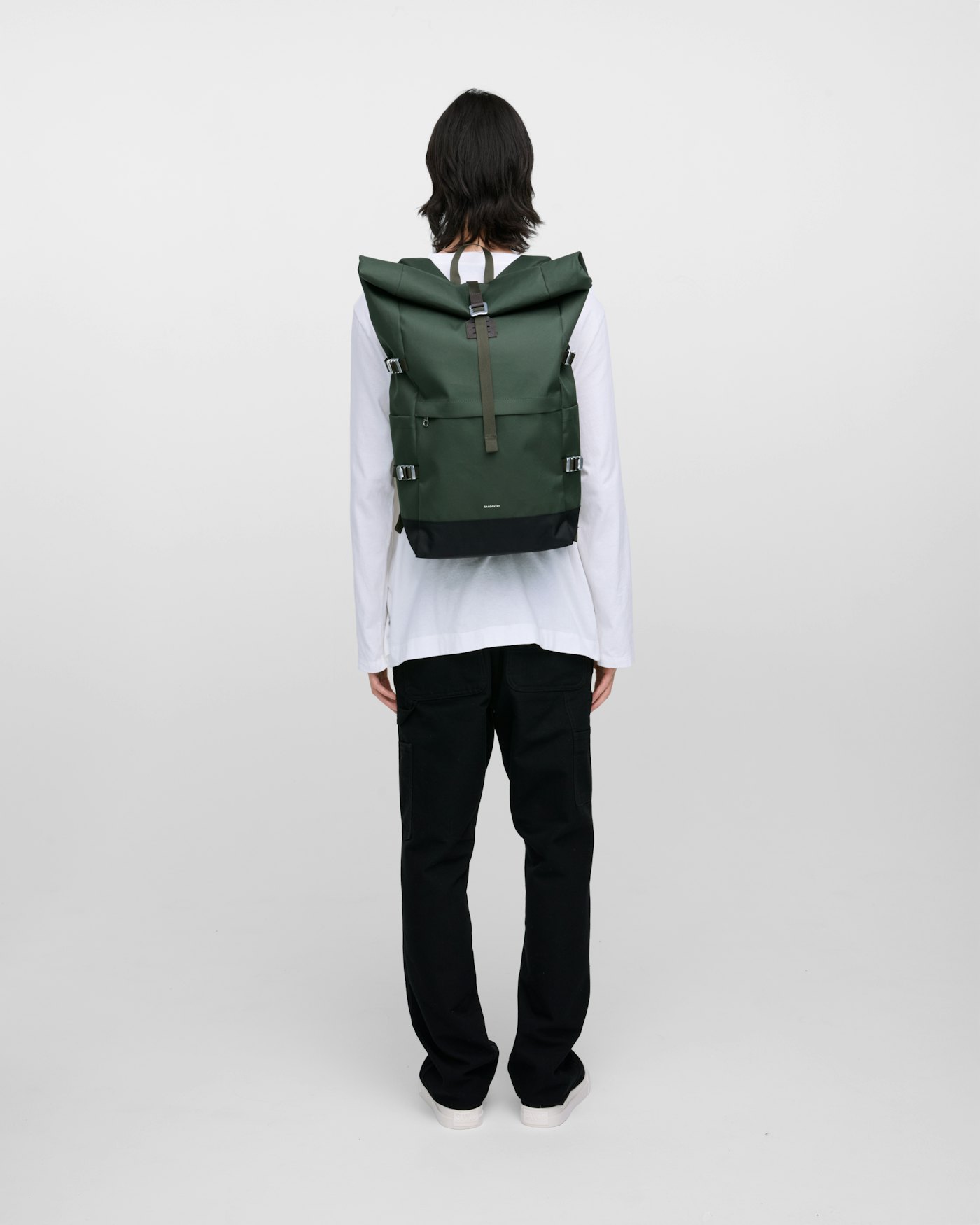 ICON Rolltop Backpack L is in color dawn green (7 of 9)