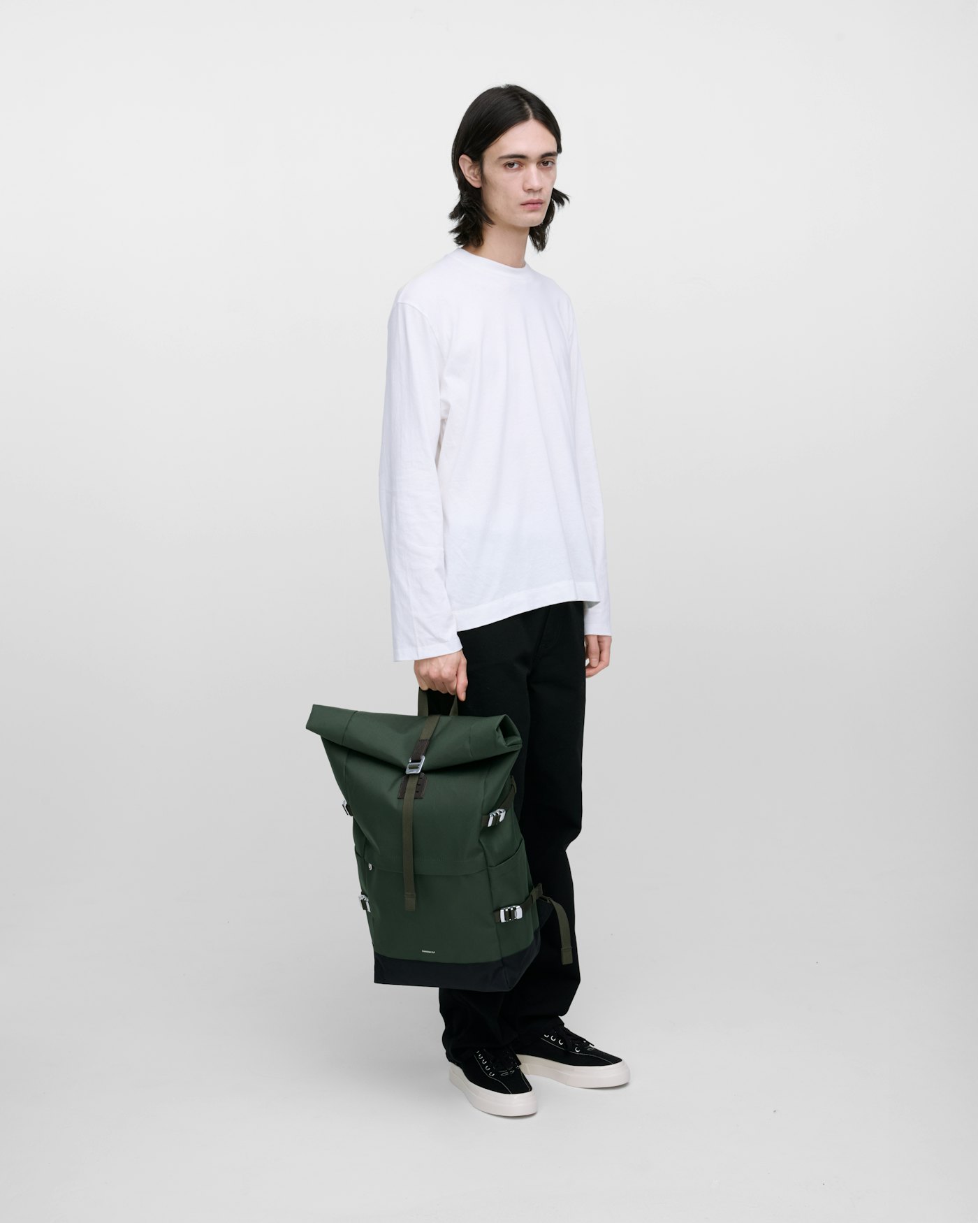 ICON Rolltop Backpack L is in color dawn green (8 of 9)