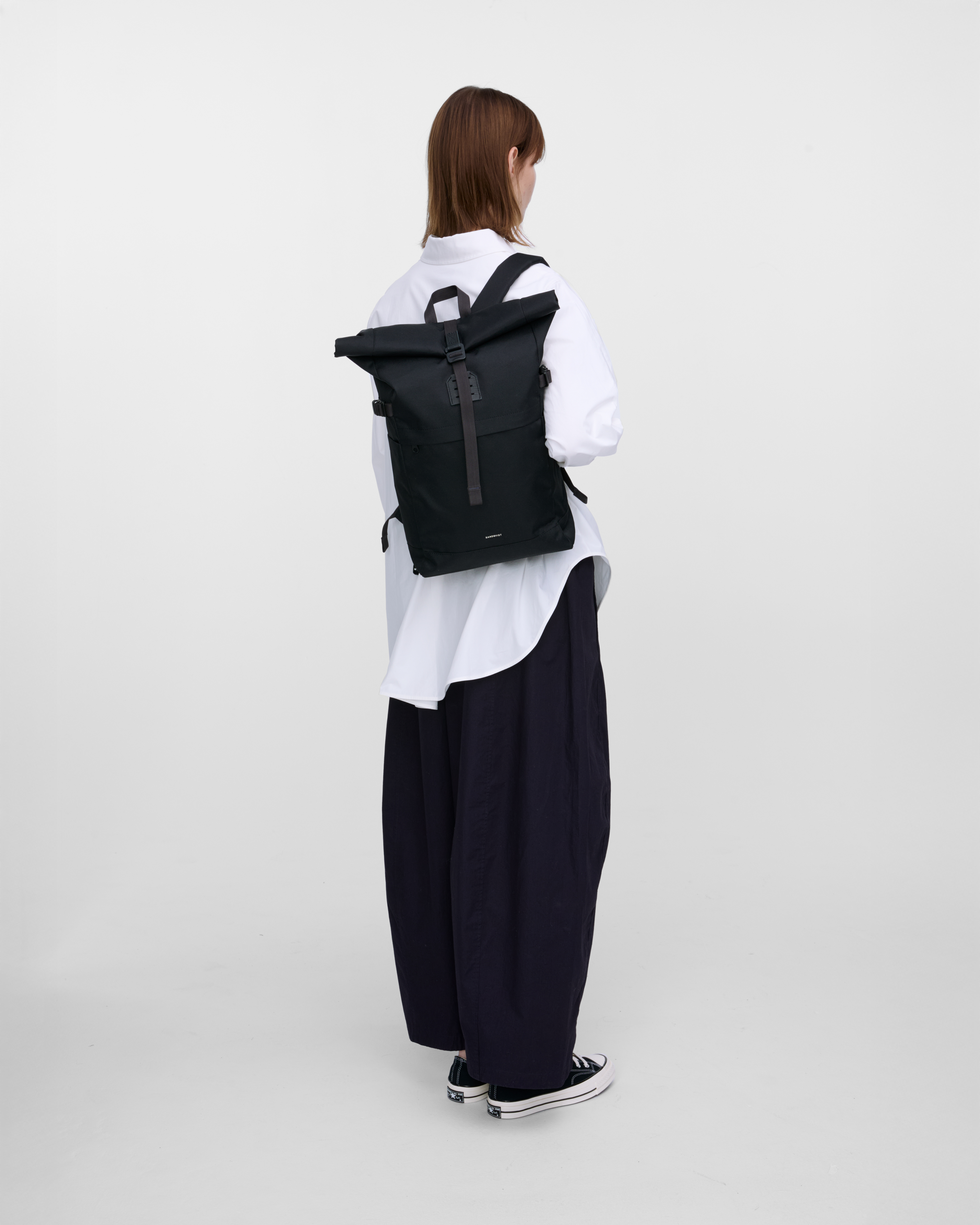 ICON Rolltop Backpack M is in color black (7 of 10)