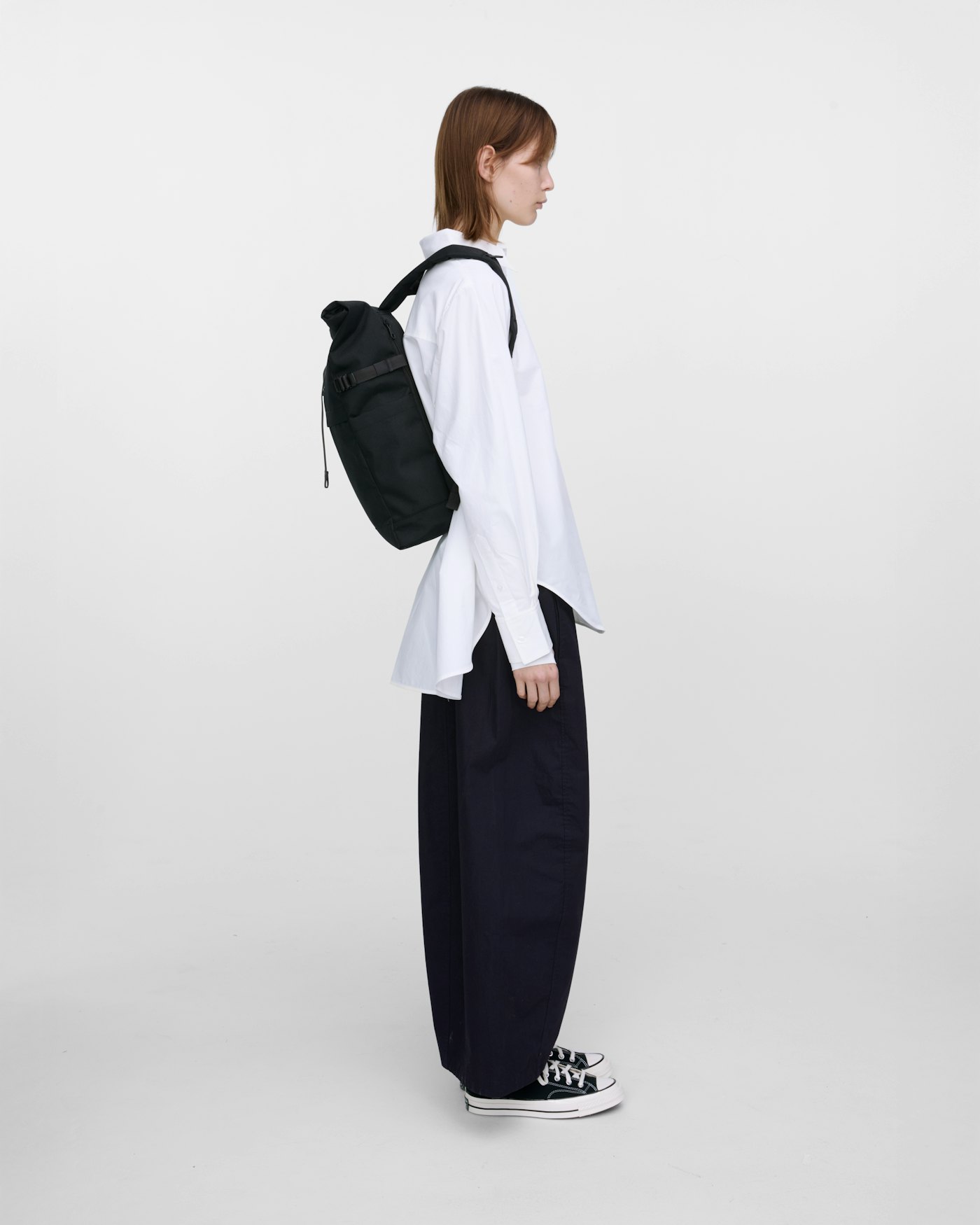 ICON Rolltop Backpack M is in color black (9 of 10)