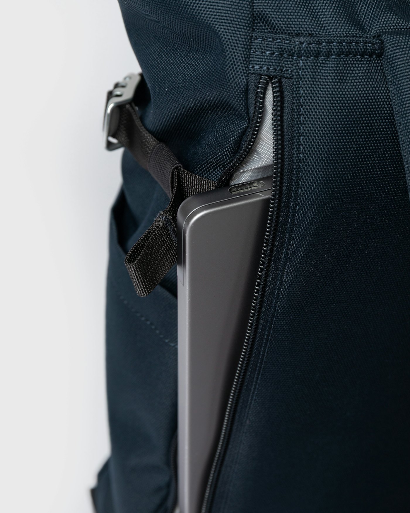 ICON Rolltop Backpack M ist farbig navy (4 oder 9)