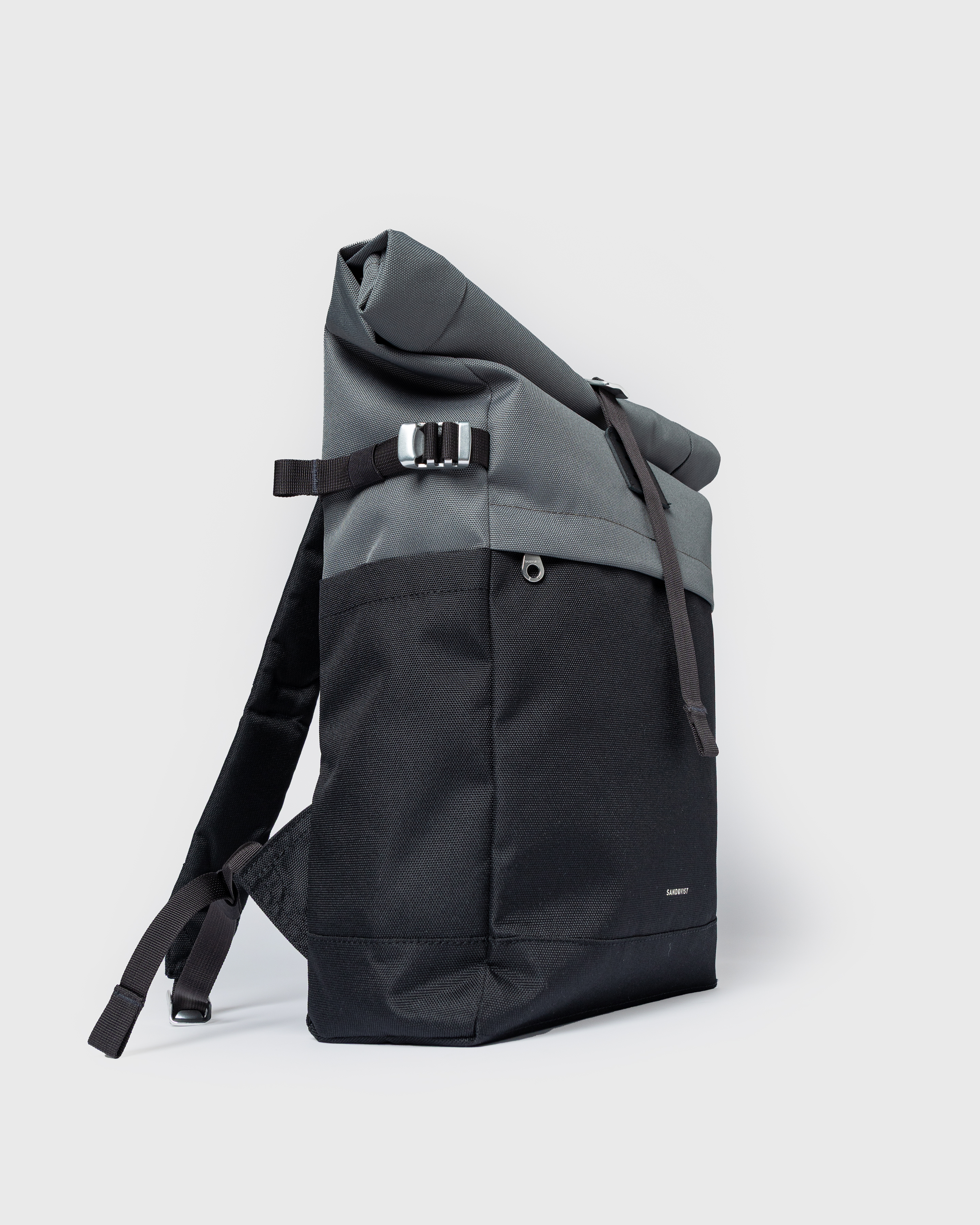 ICON Rolltop backpack M is in color multi dark (2 of 8)