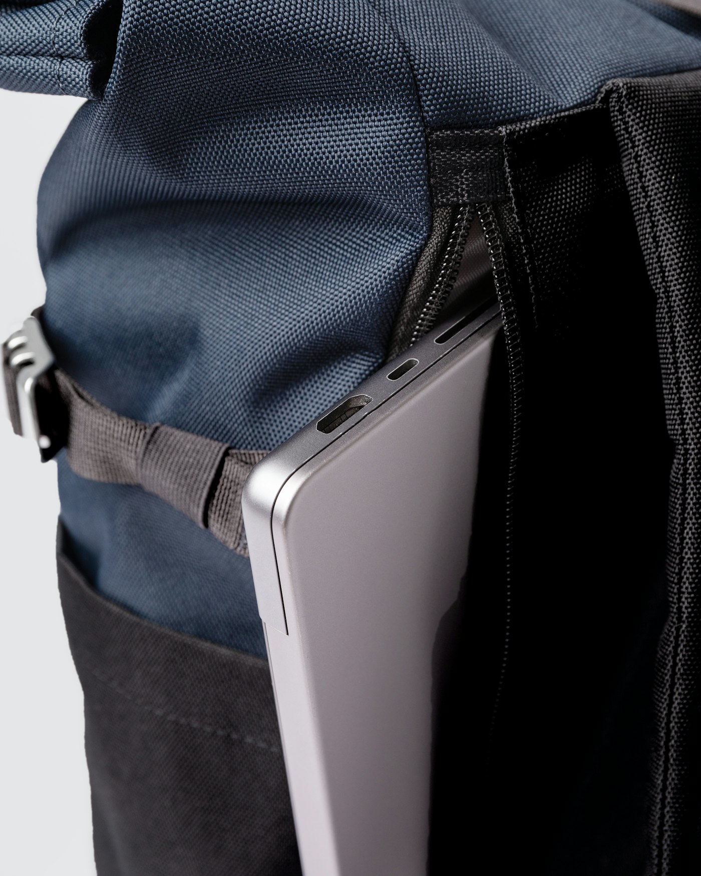 ICON Rolltop backpack M is in color multi black/navy (5 of 5)