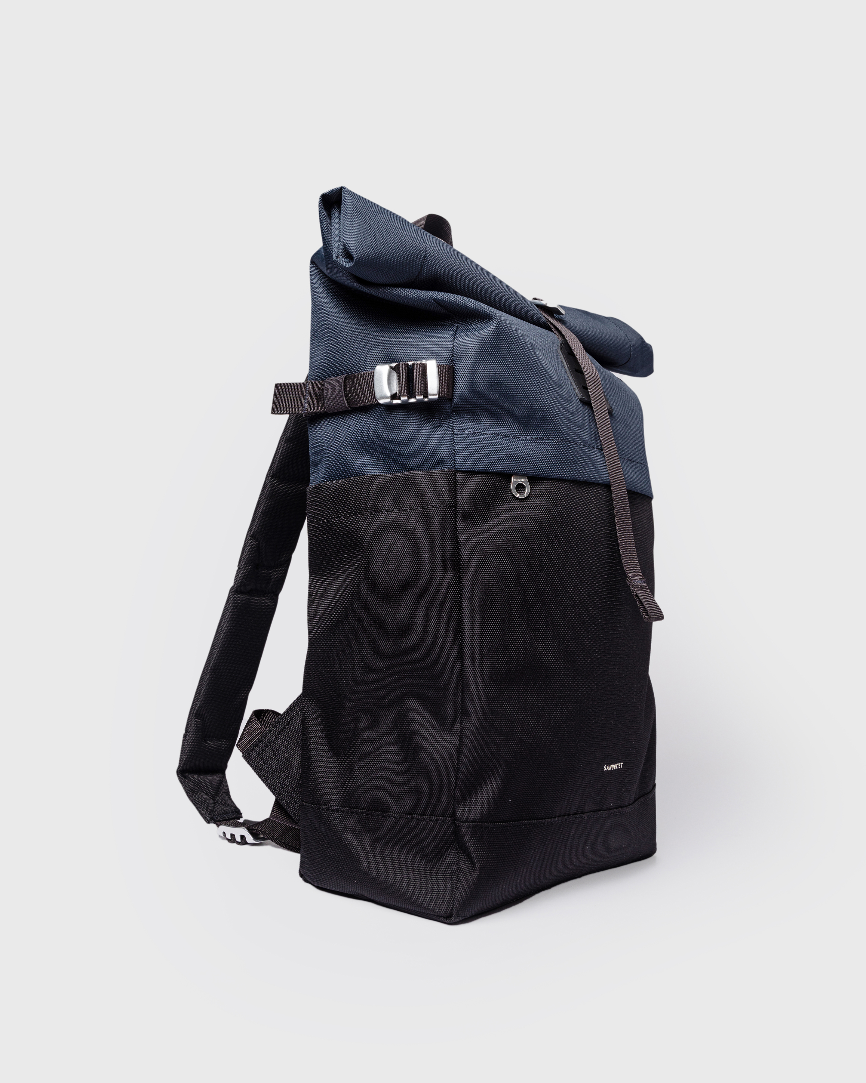 ICON Rolltop backpack M est en couleur multi black/navy (2 de 5)