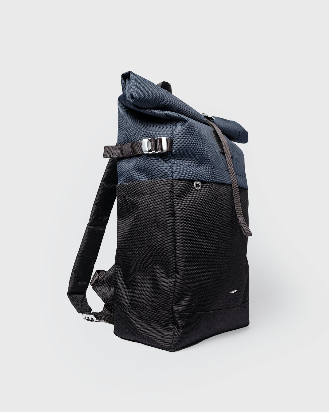 ICON Rolltop backpack M is in color multi black/navy (2 of 5)