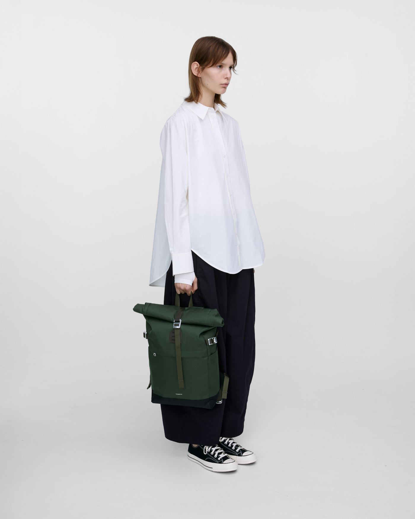 ICON Rolltop Backpack M is in color dawn green (9 of 10)
