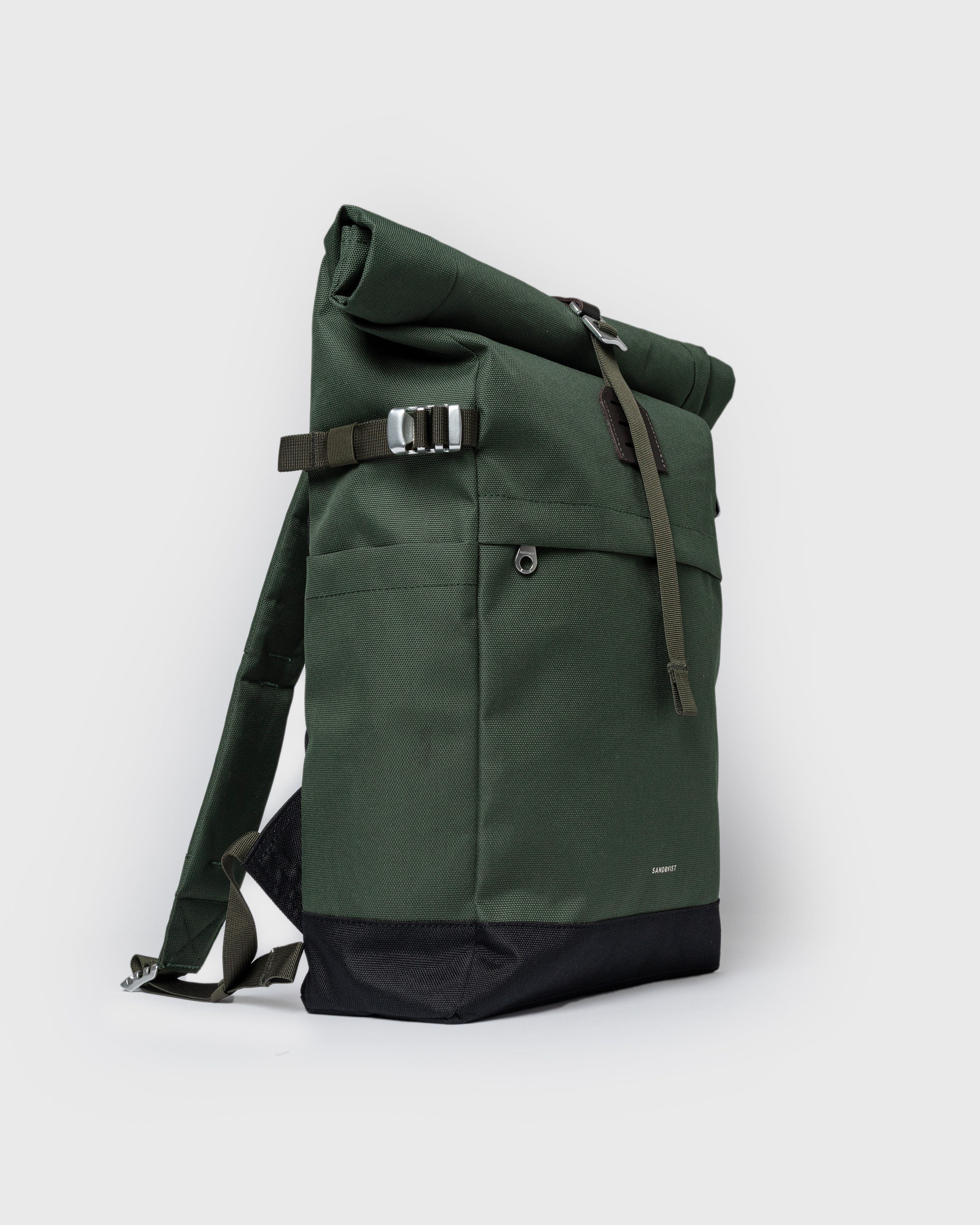 ICON Rolltop Backpack M is in color dawn green (2 of 10)