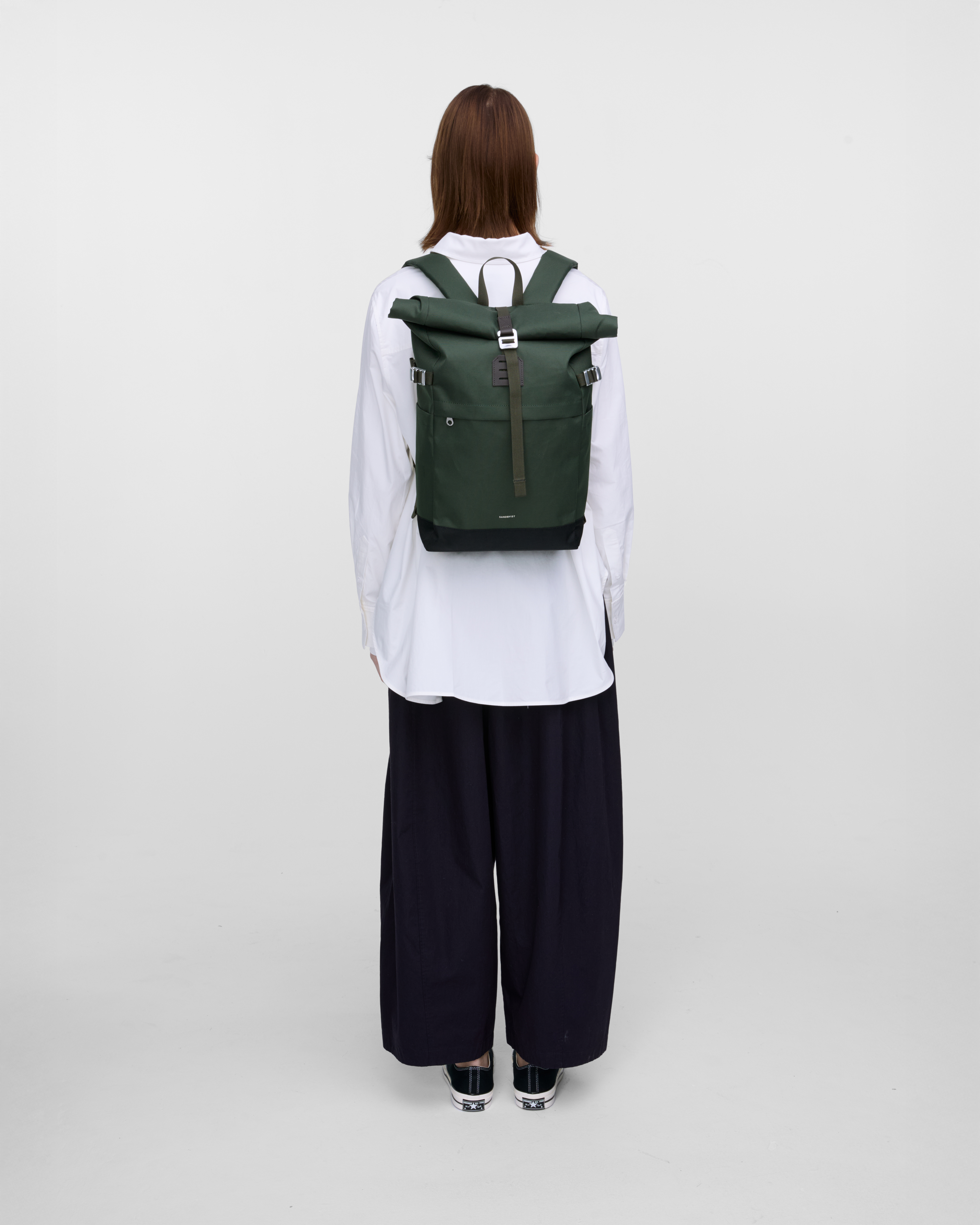 ICON Rolltop Backpack M is in color dawn green (8 of 10)