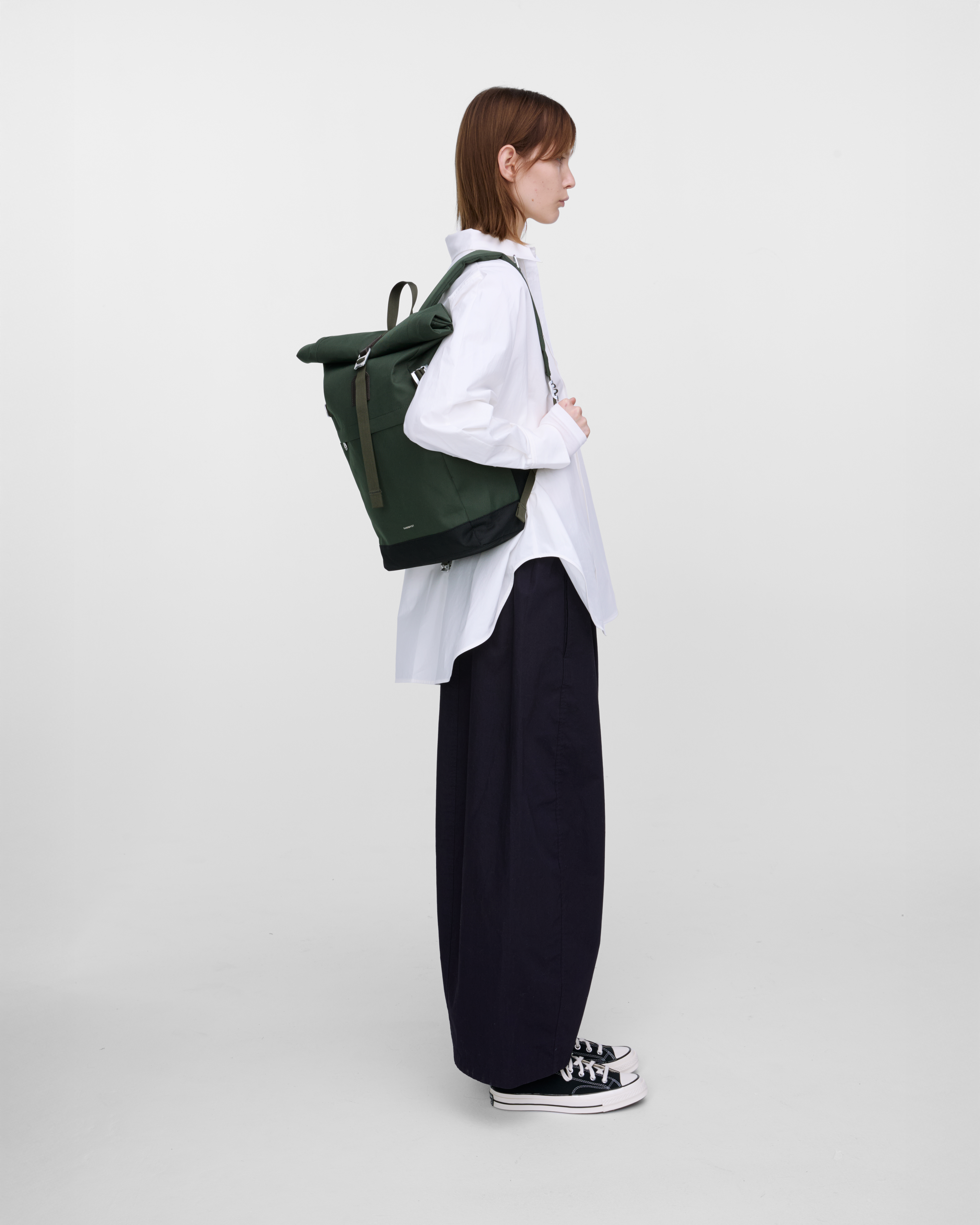 ICON Rolltop Backpack M is in color dawn green (10 of 10)
