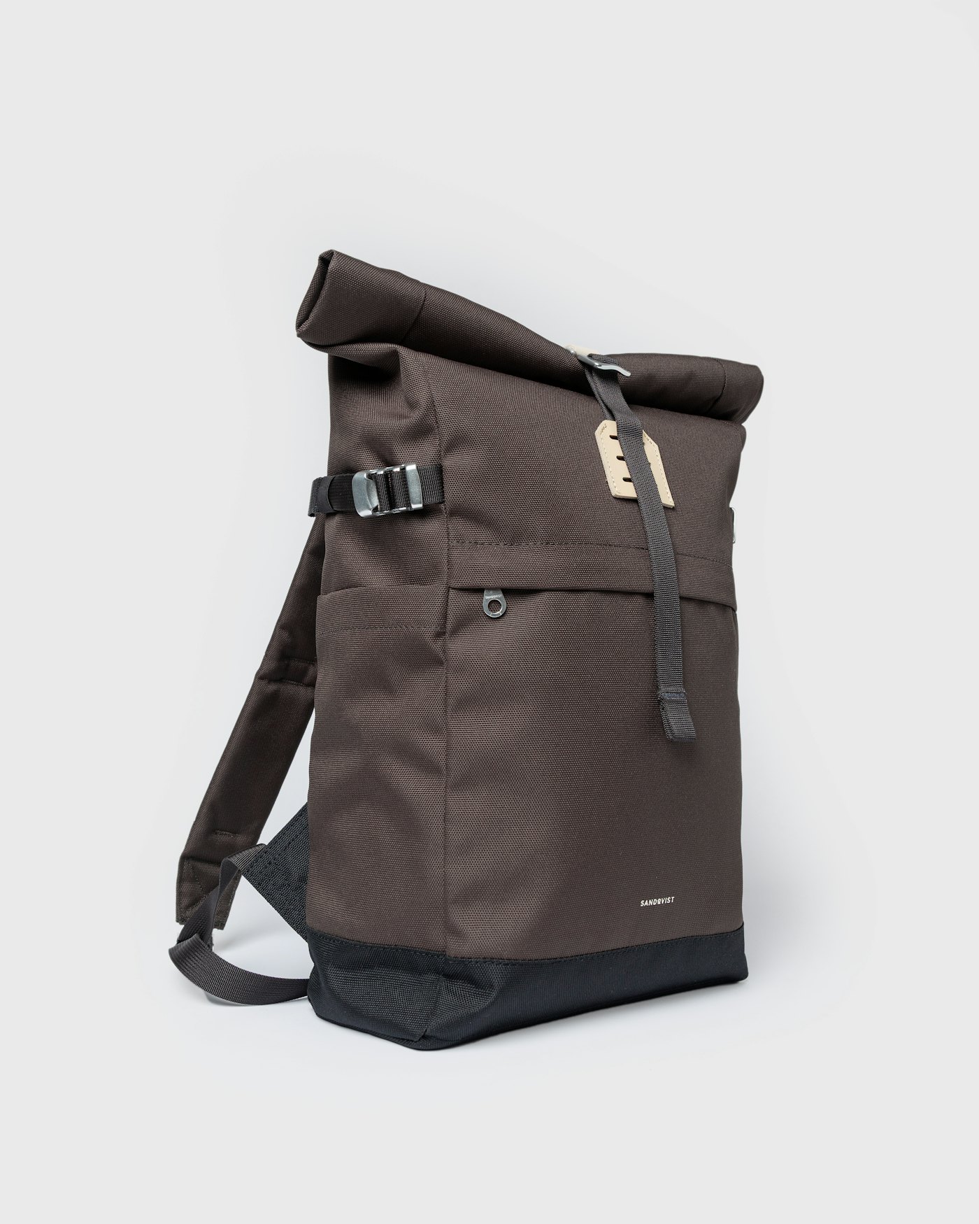 ICON Rolltop backpack M is in color brown (2 of 10)