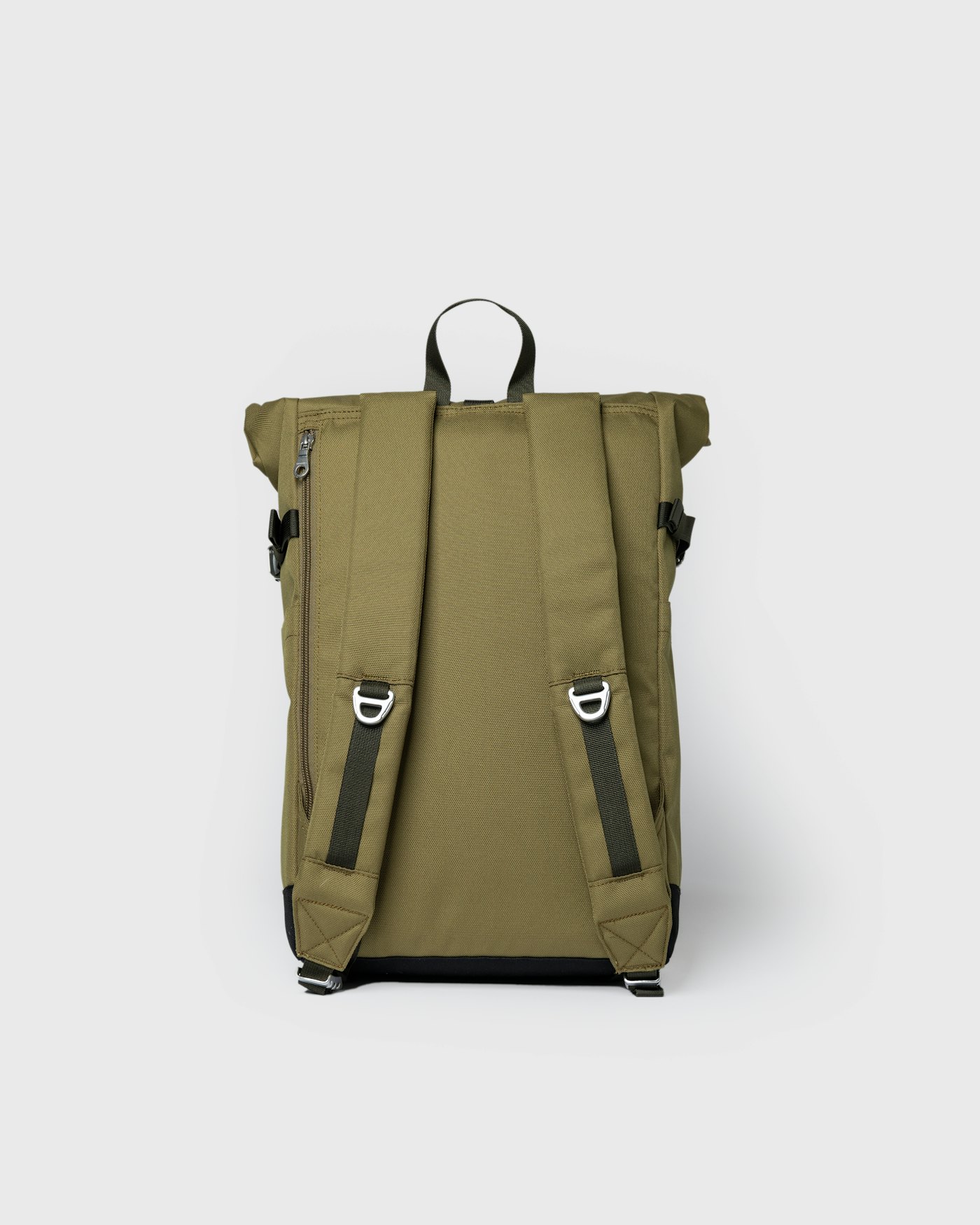 ICON Rolltop backpack M is in color olive drab (4 of 7)