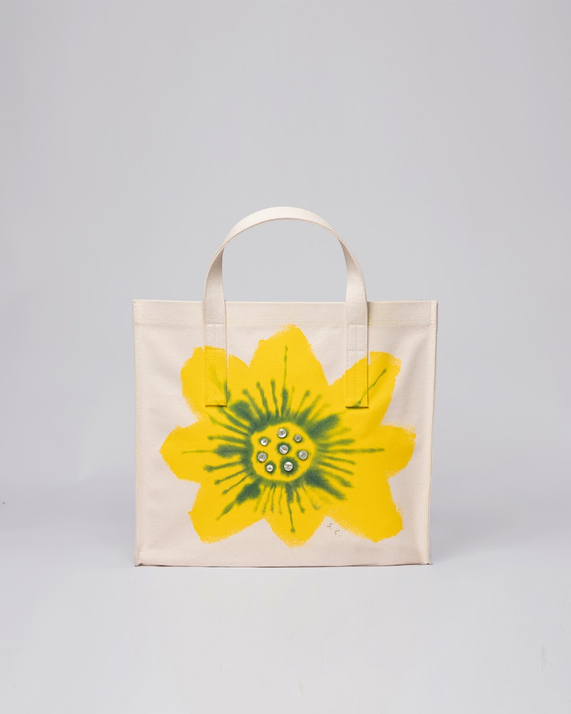 Siri Carlén Tote M 1 belongs to the category Shop and is in color flower 1