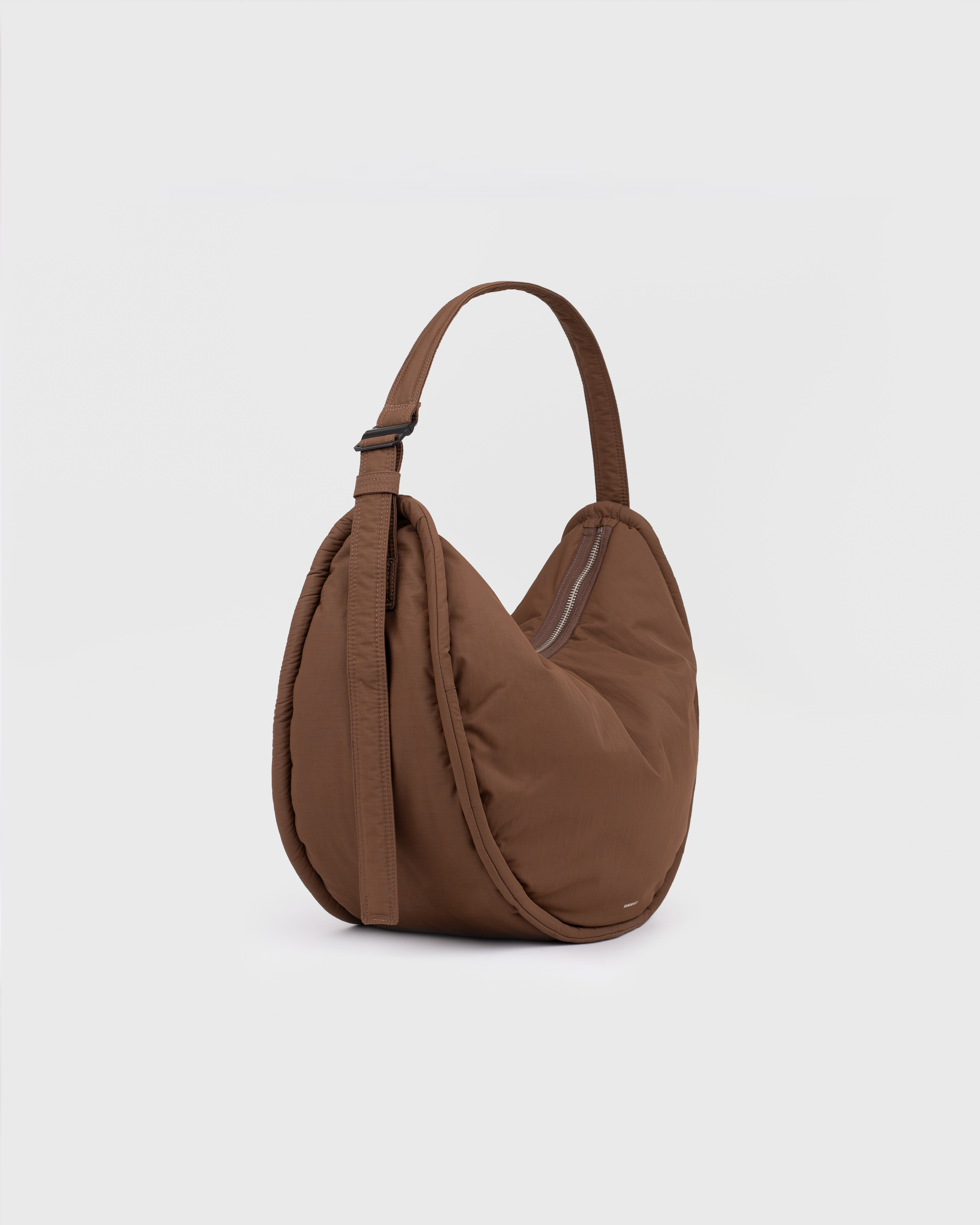 CURVE Half Moon Bag ist farbig dark taupe (2 oder 21)