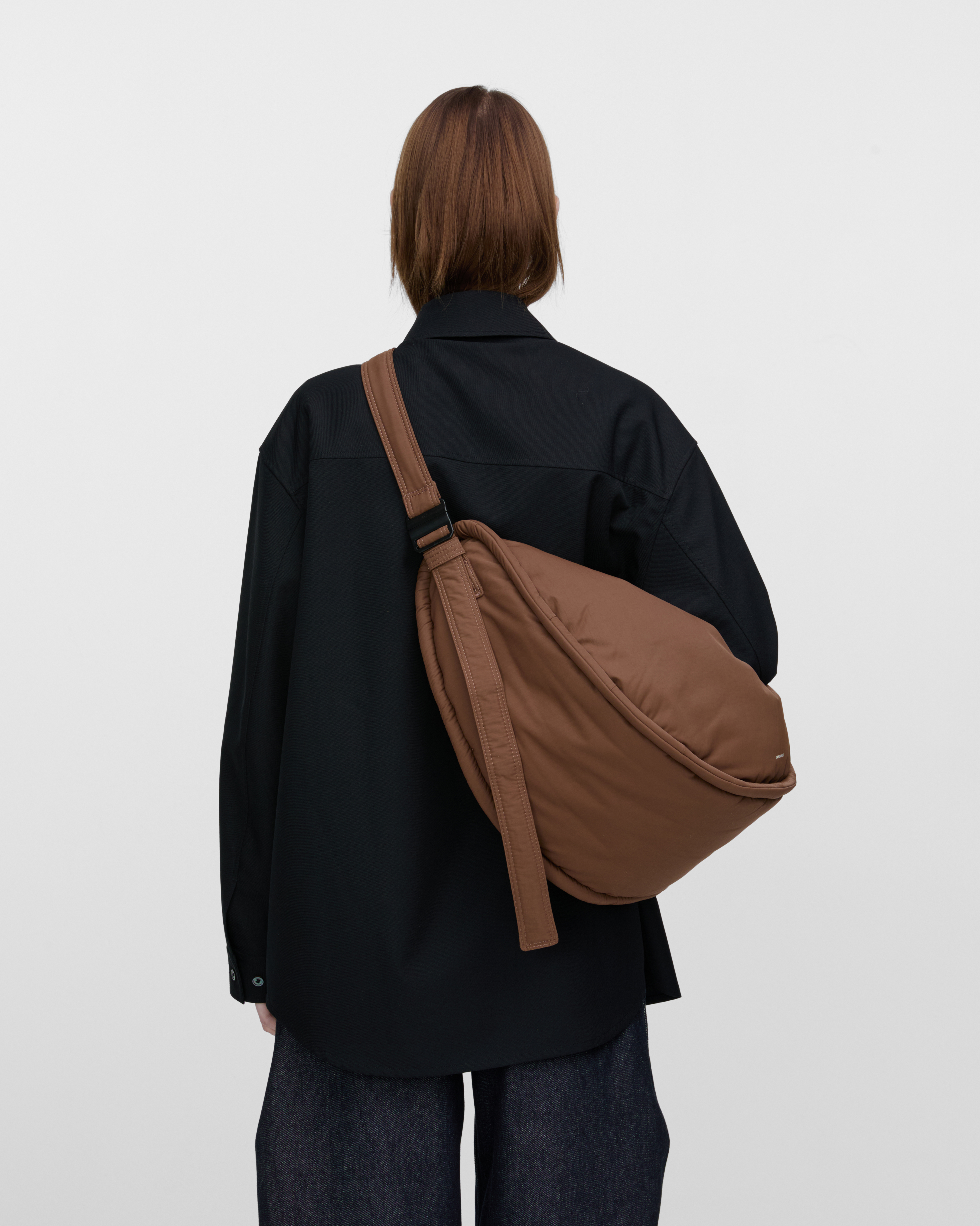 CURVE Half Moon Bag Dark Taupe | Shoulder bag | Sandqvist