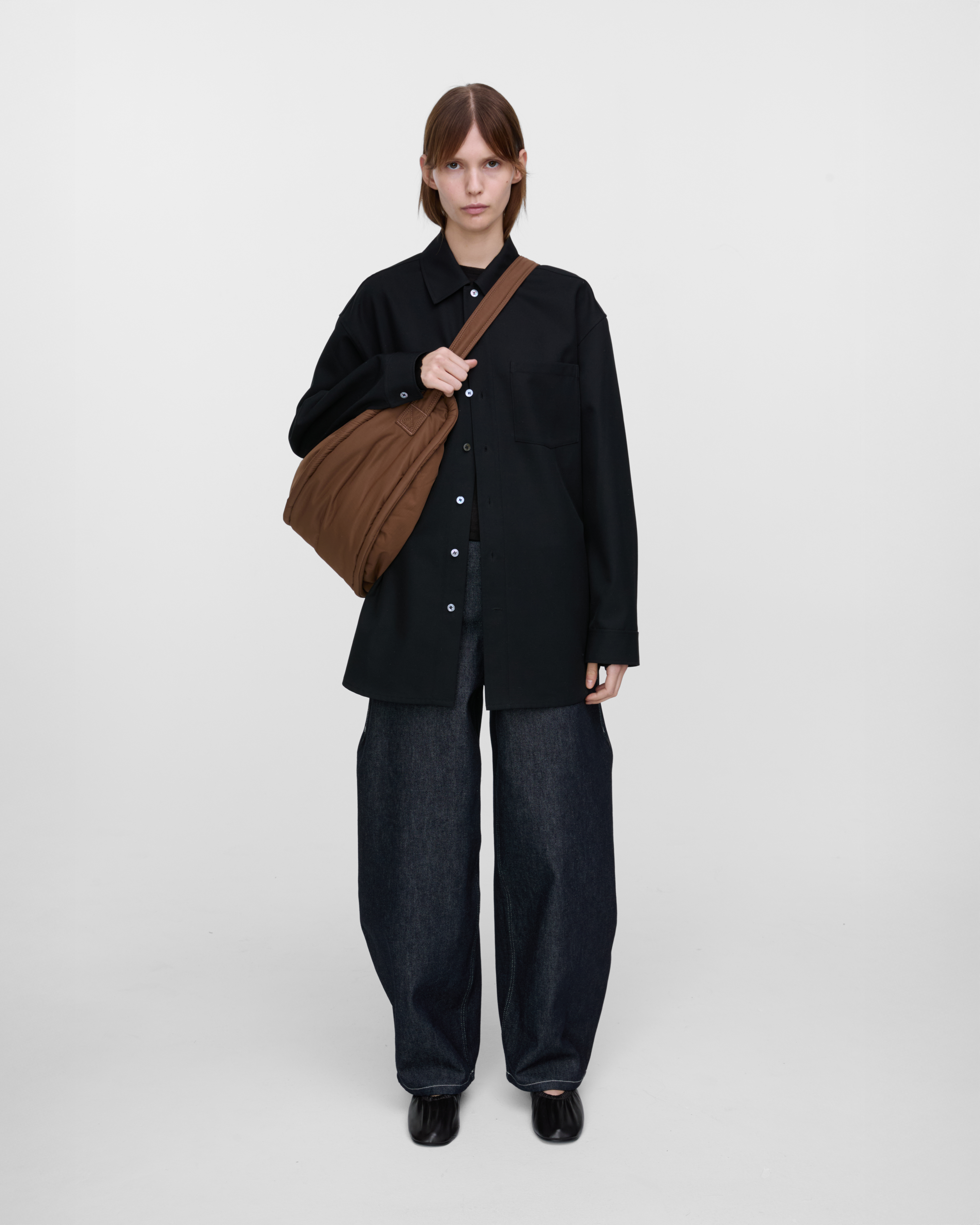 CURVE Half Moon Bag ist farbig dark taupe (20 oder 21)